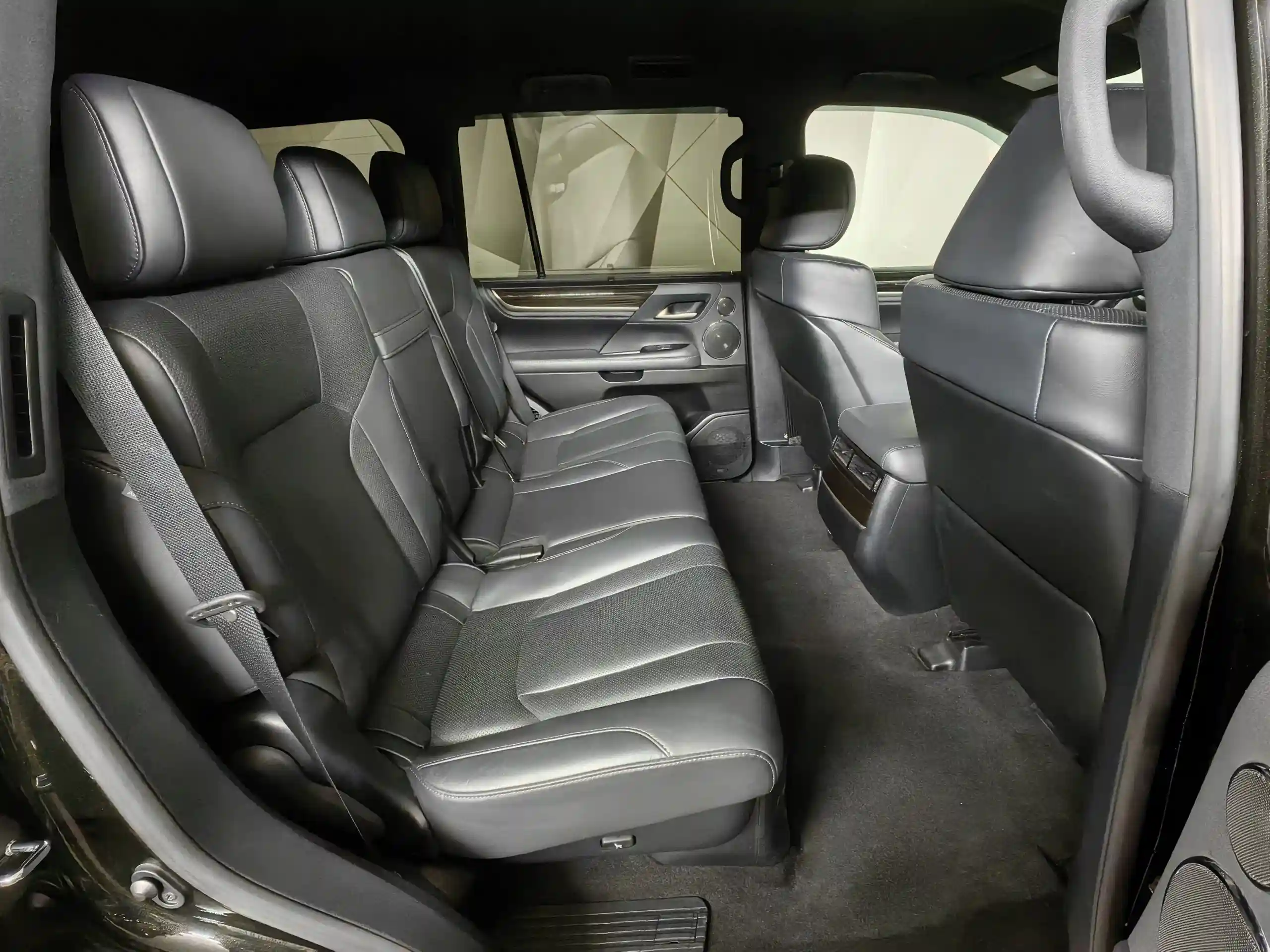 Lexus LX 2020