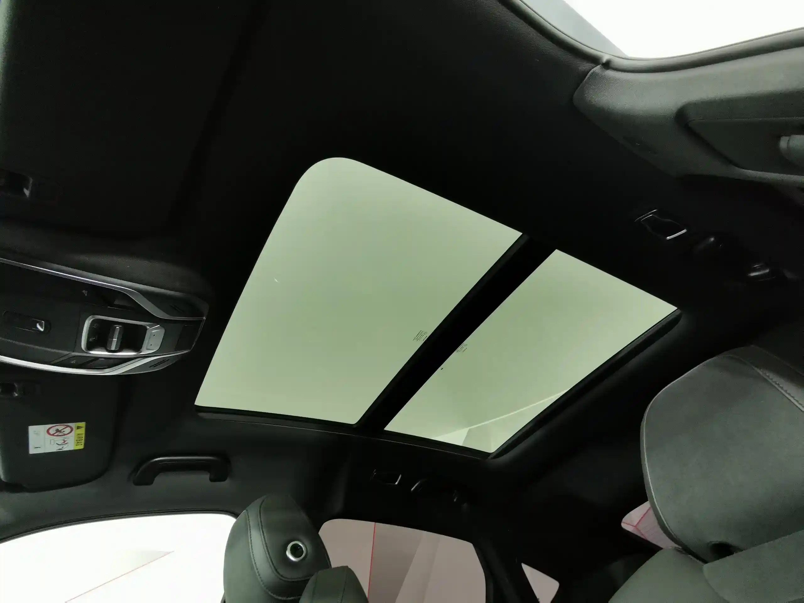 Geely Tugella 2022