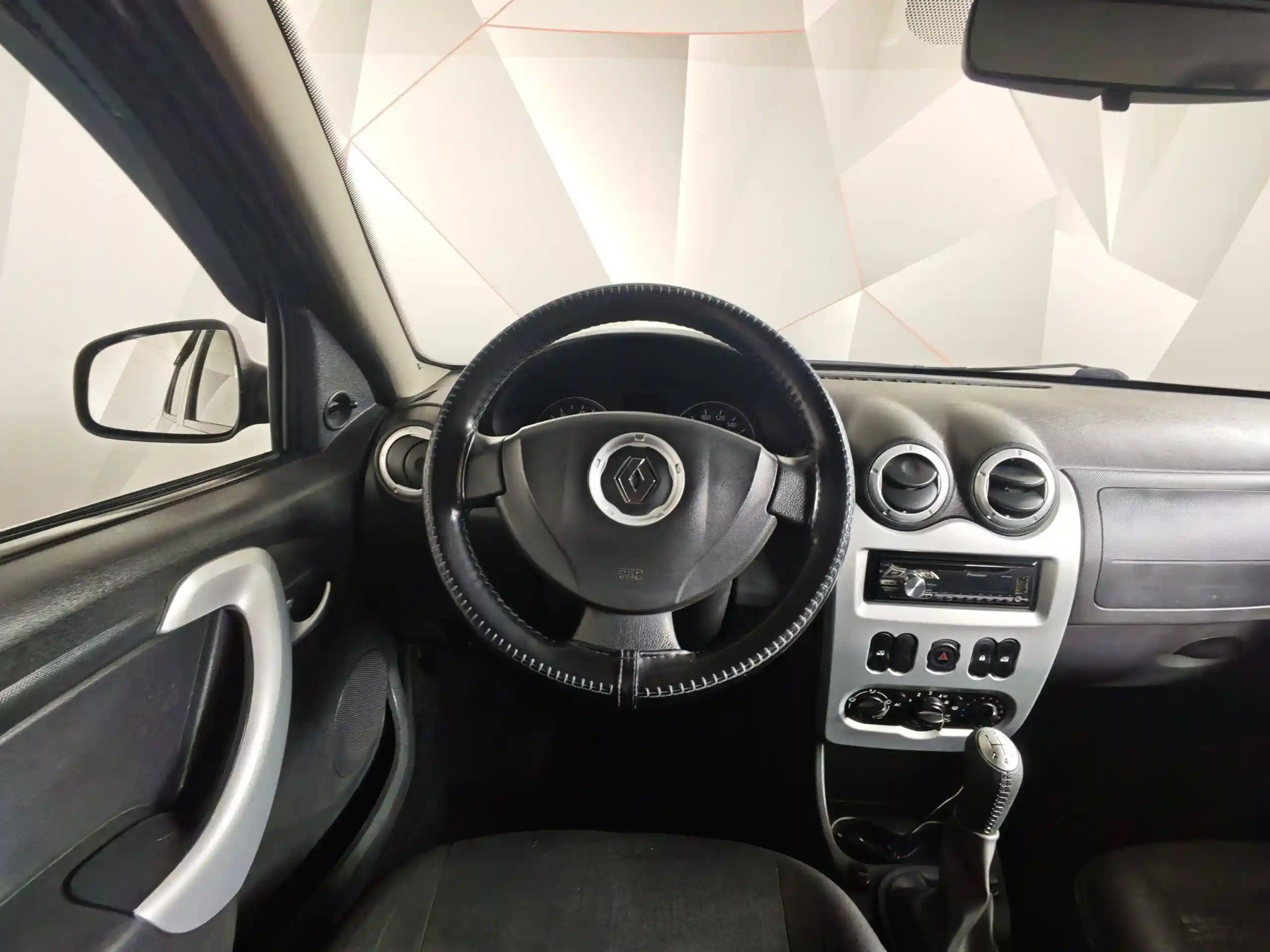 Renault Sandero 2013