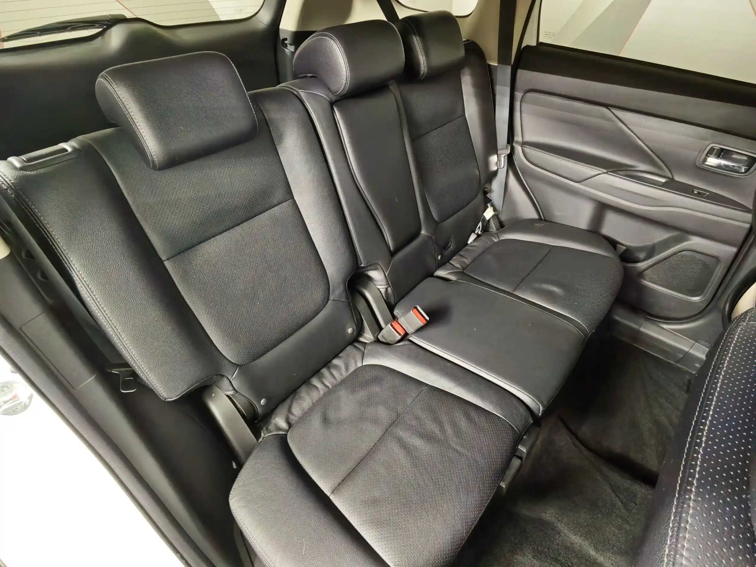 Mitsubishi Outlander 2015