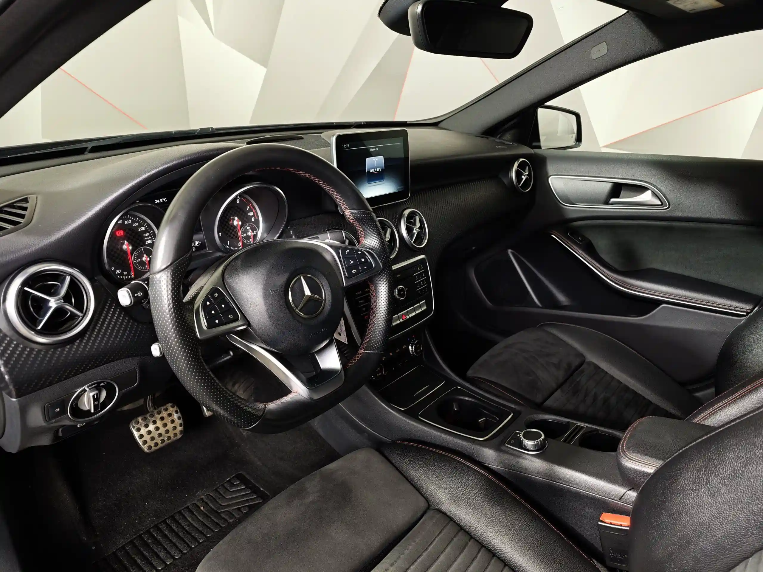 Mercedes-Benz A-Класс 2016