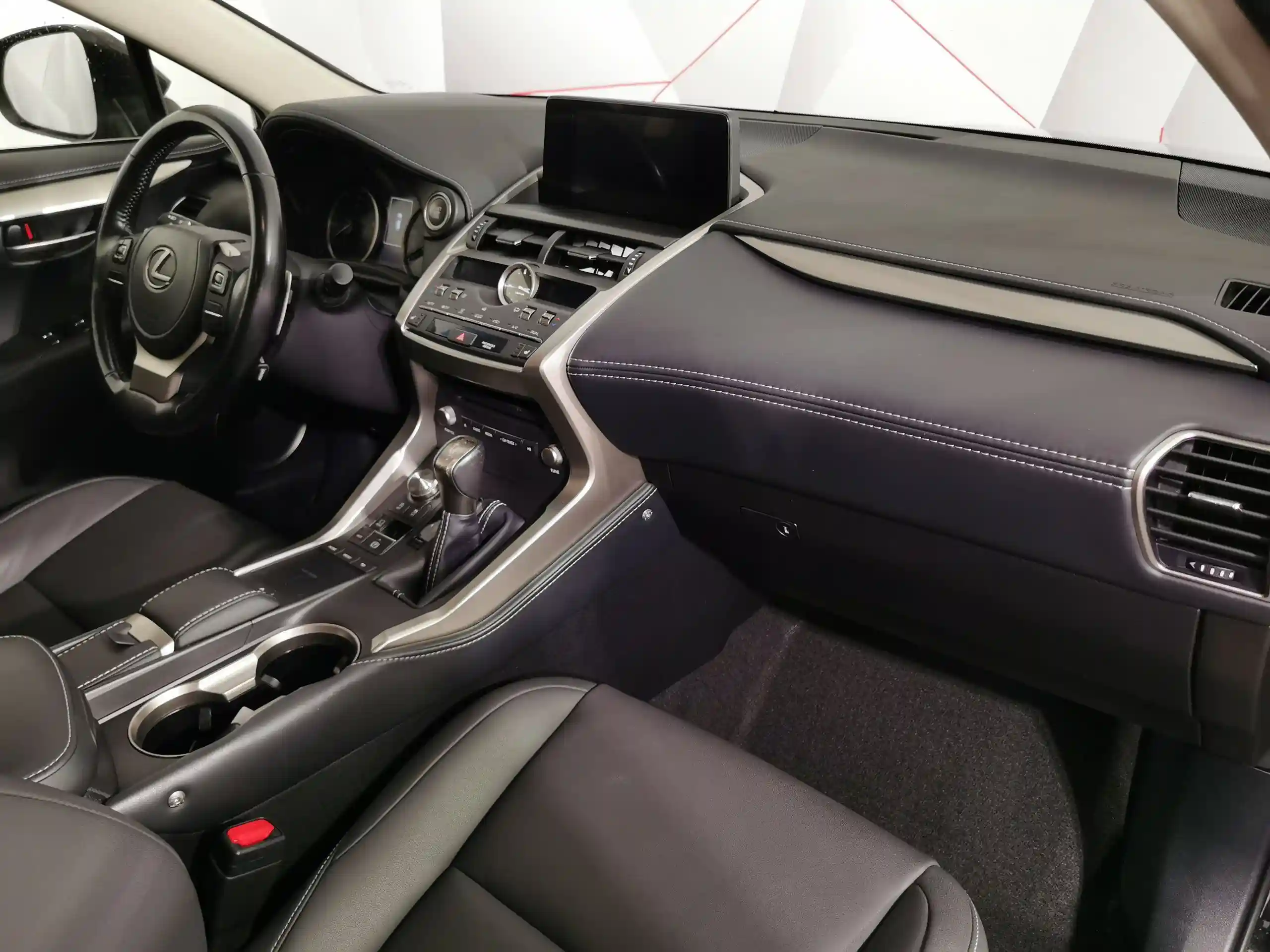 Lexus NX 2021