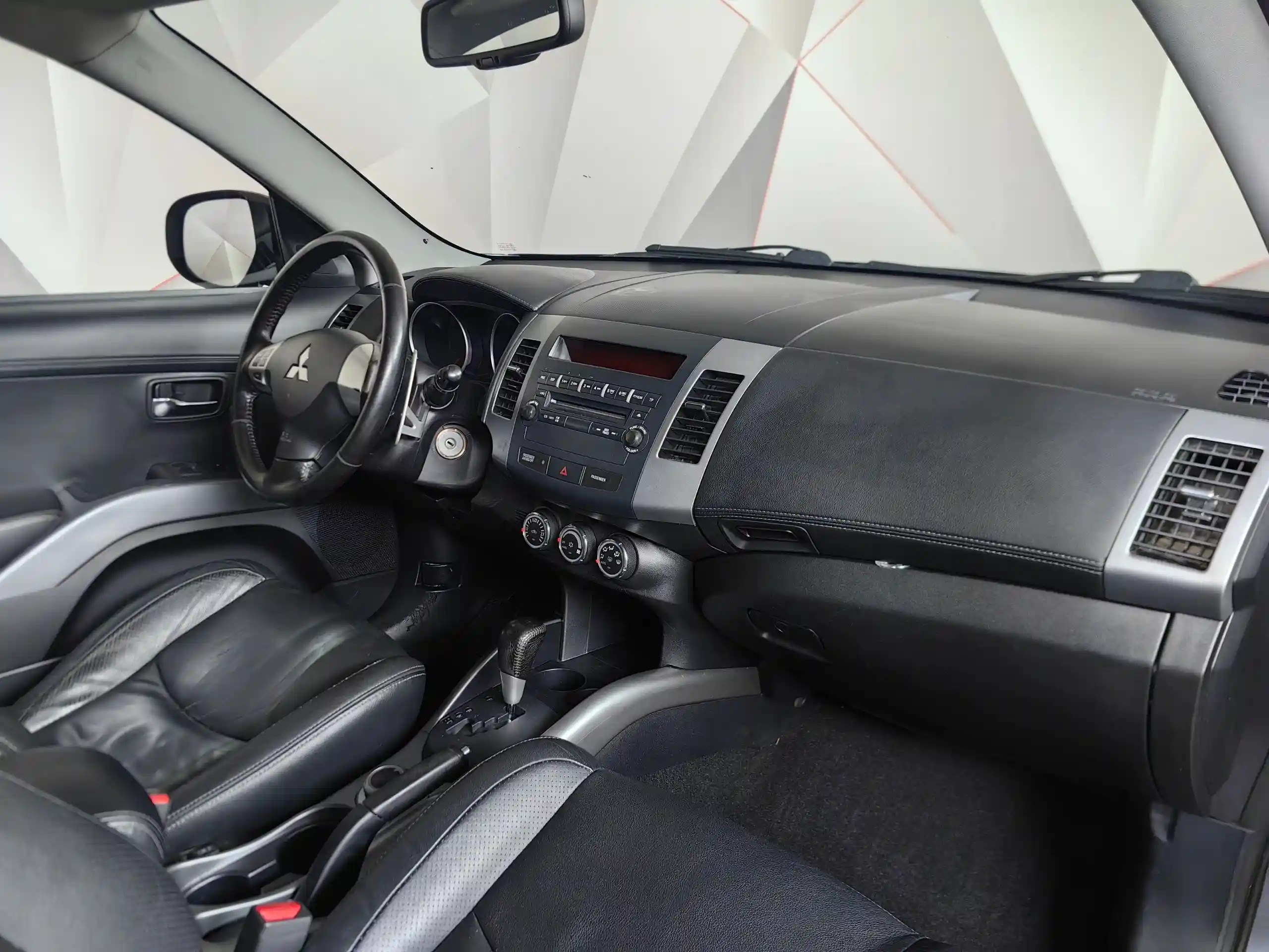 Mitsubishi Outlander 2011