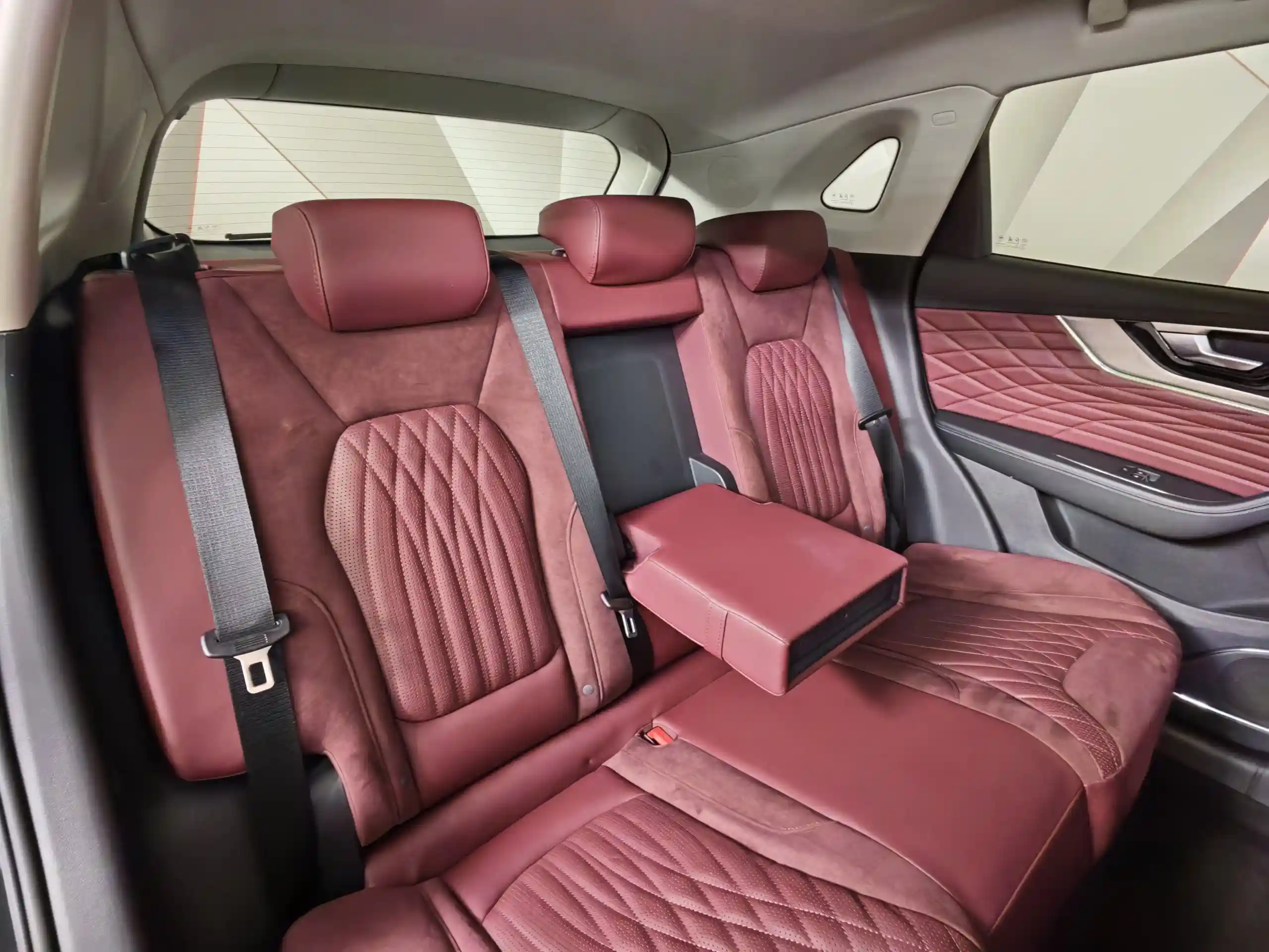 Hongqi HS5 2023