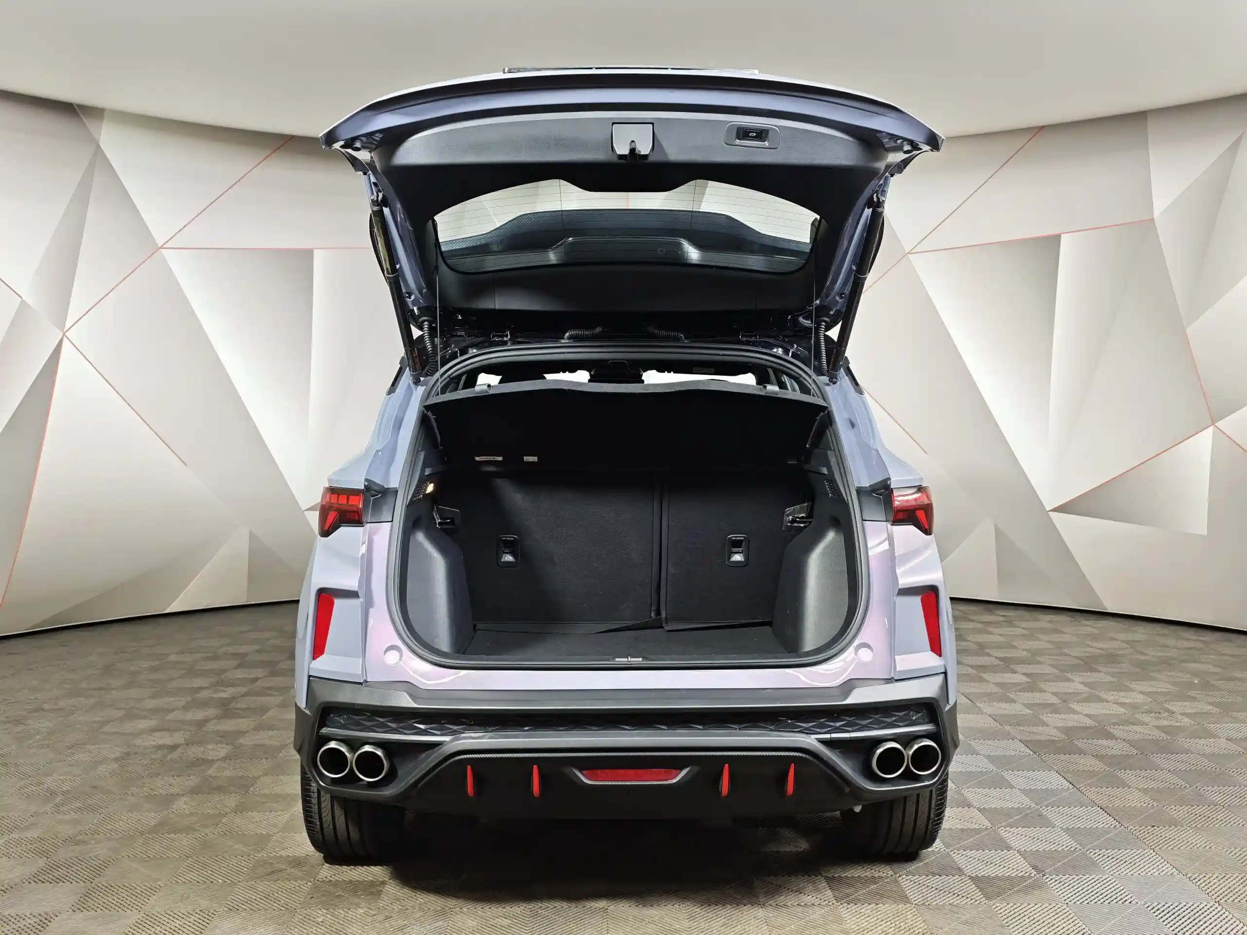 Geely Coolray 2023