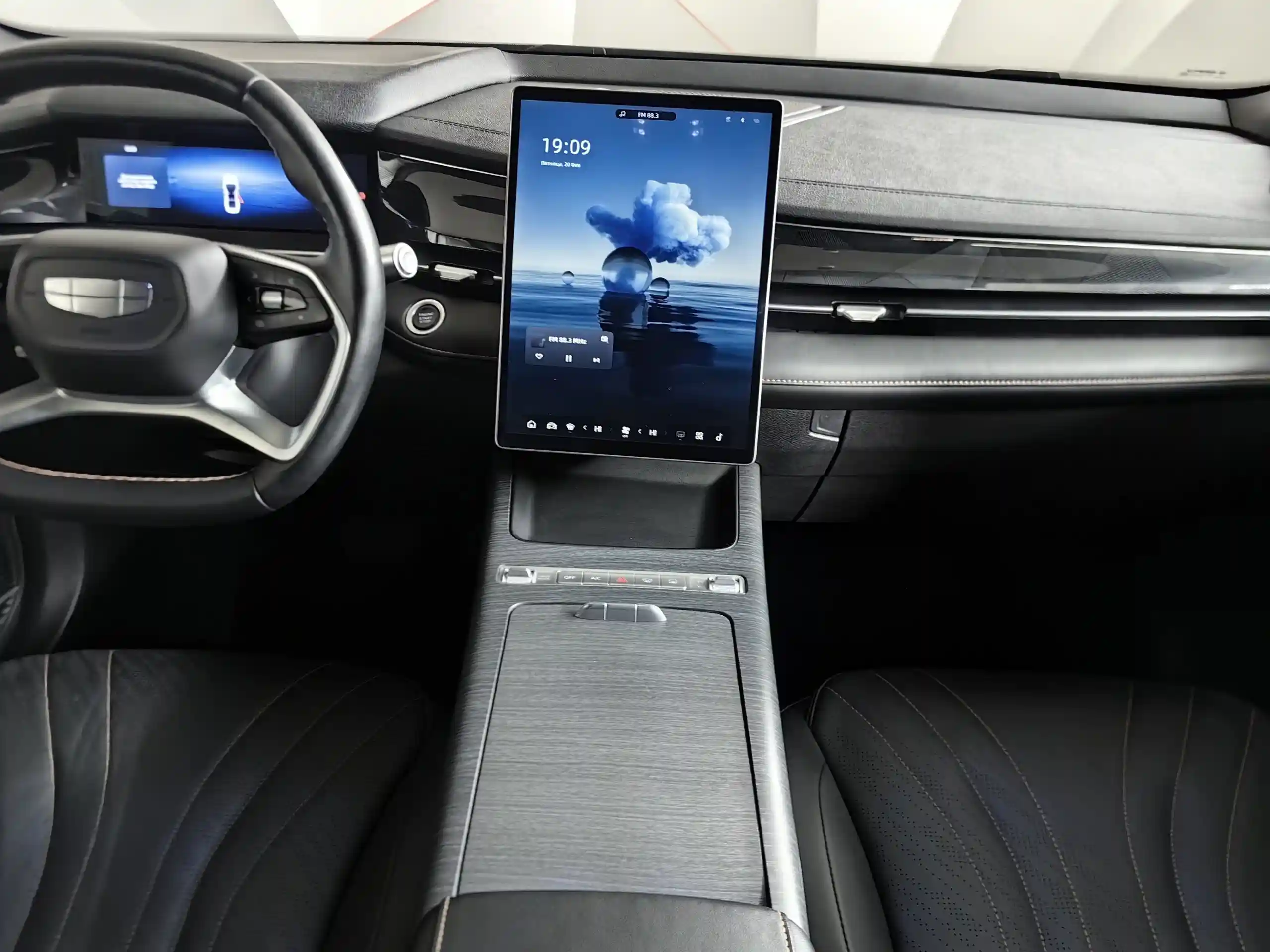Geely Preface 2024