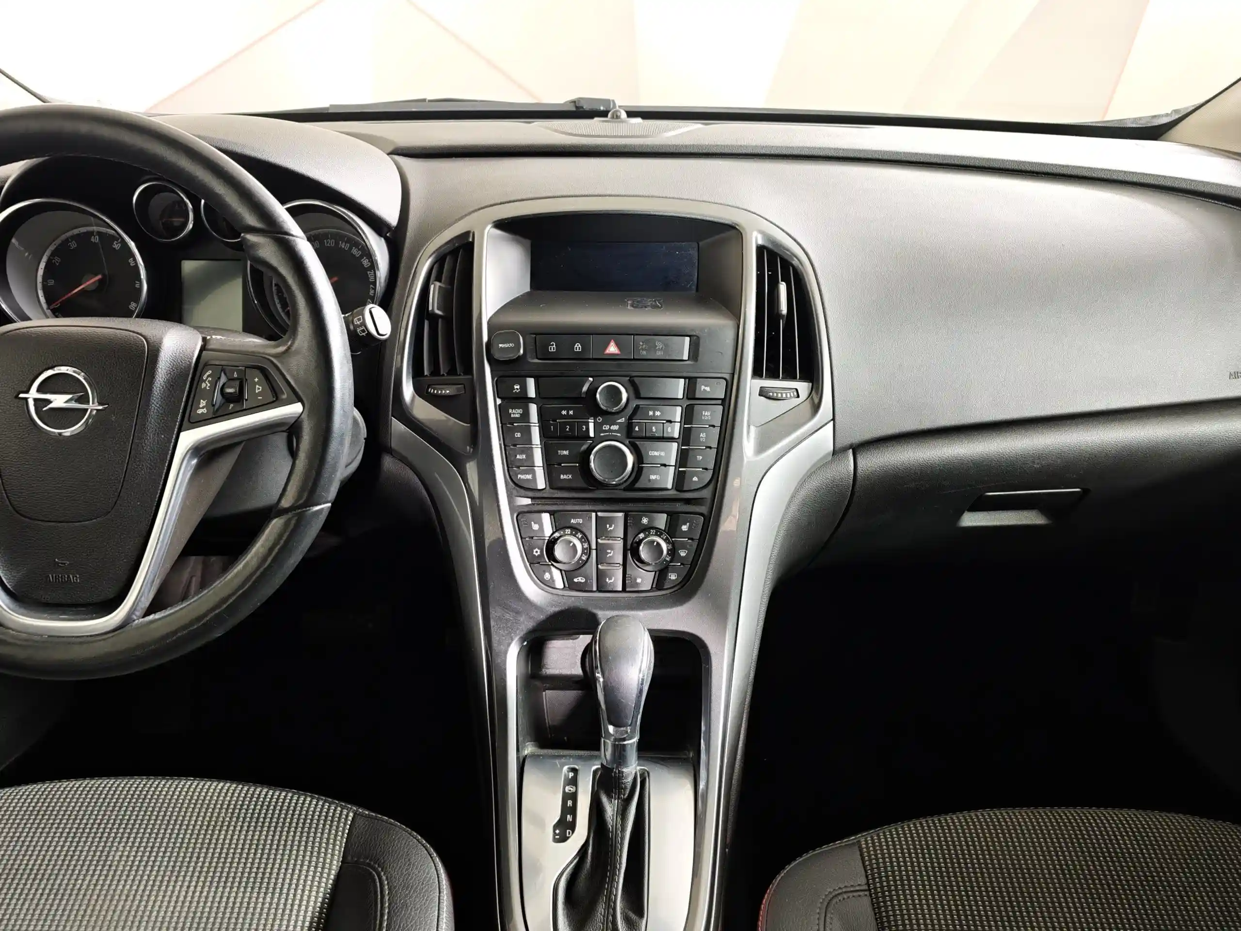 Opel Astra 2012