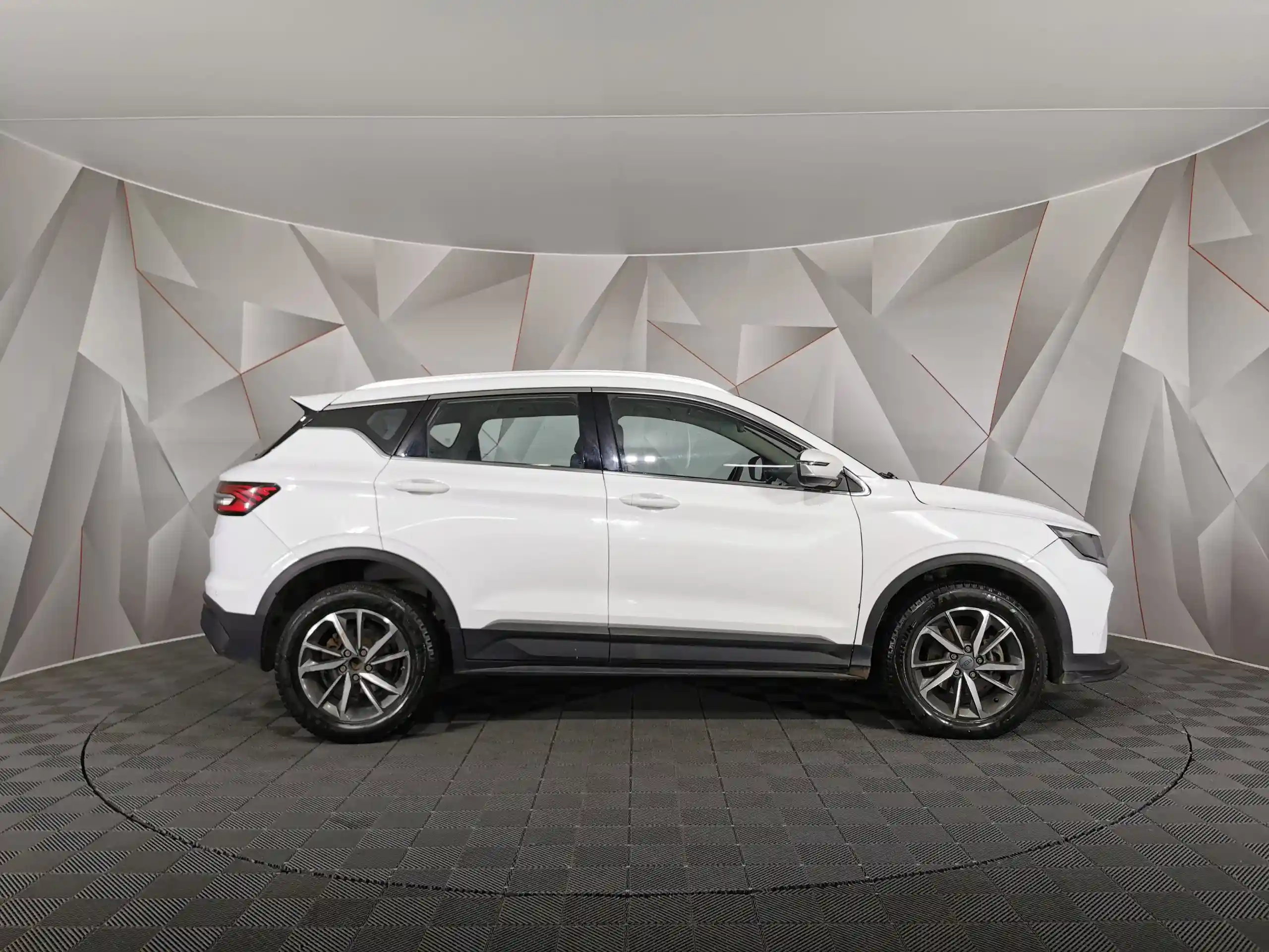 Geely Coolray 2022