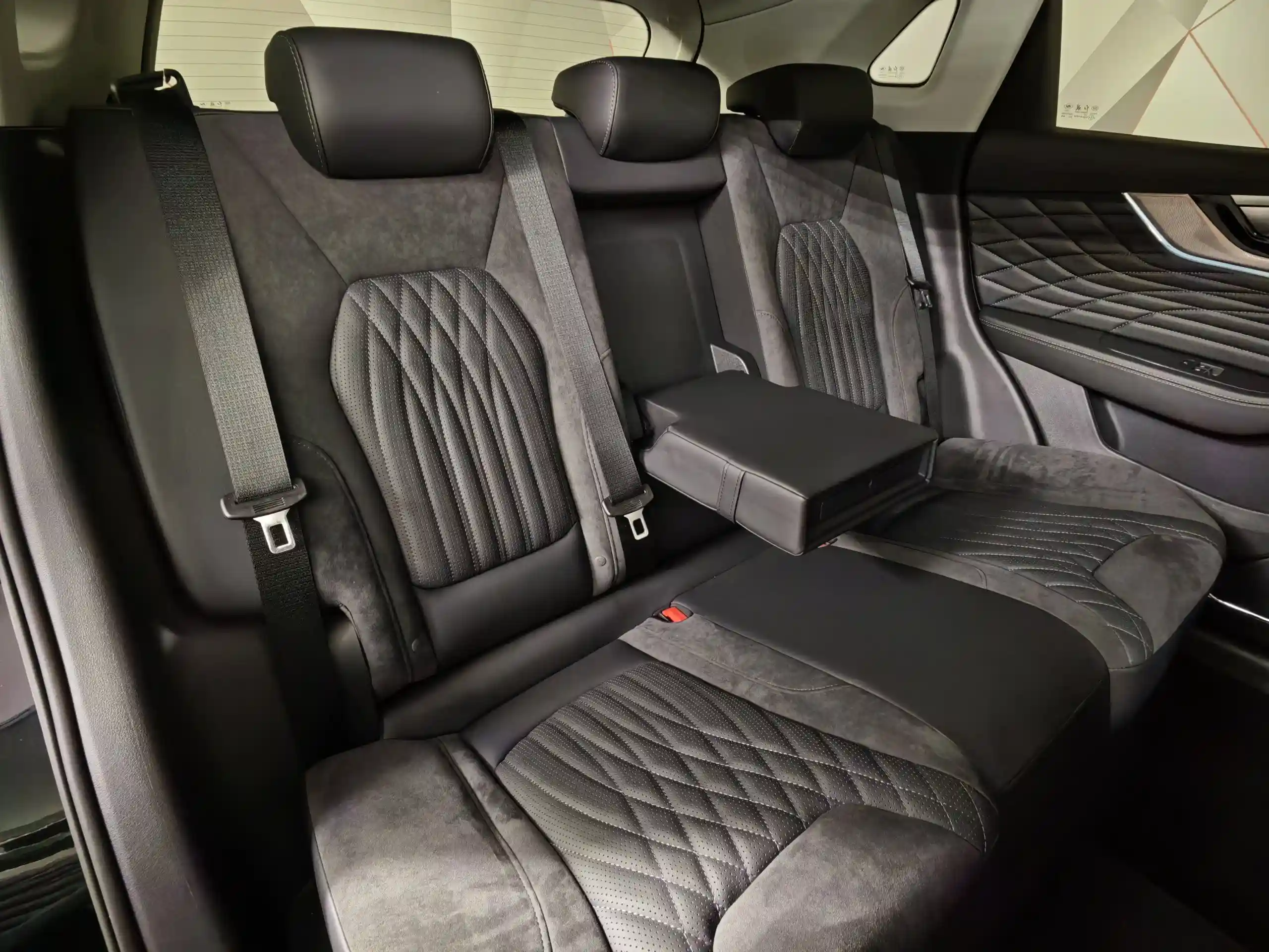 Hongqi HS5 2023
