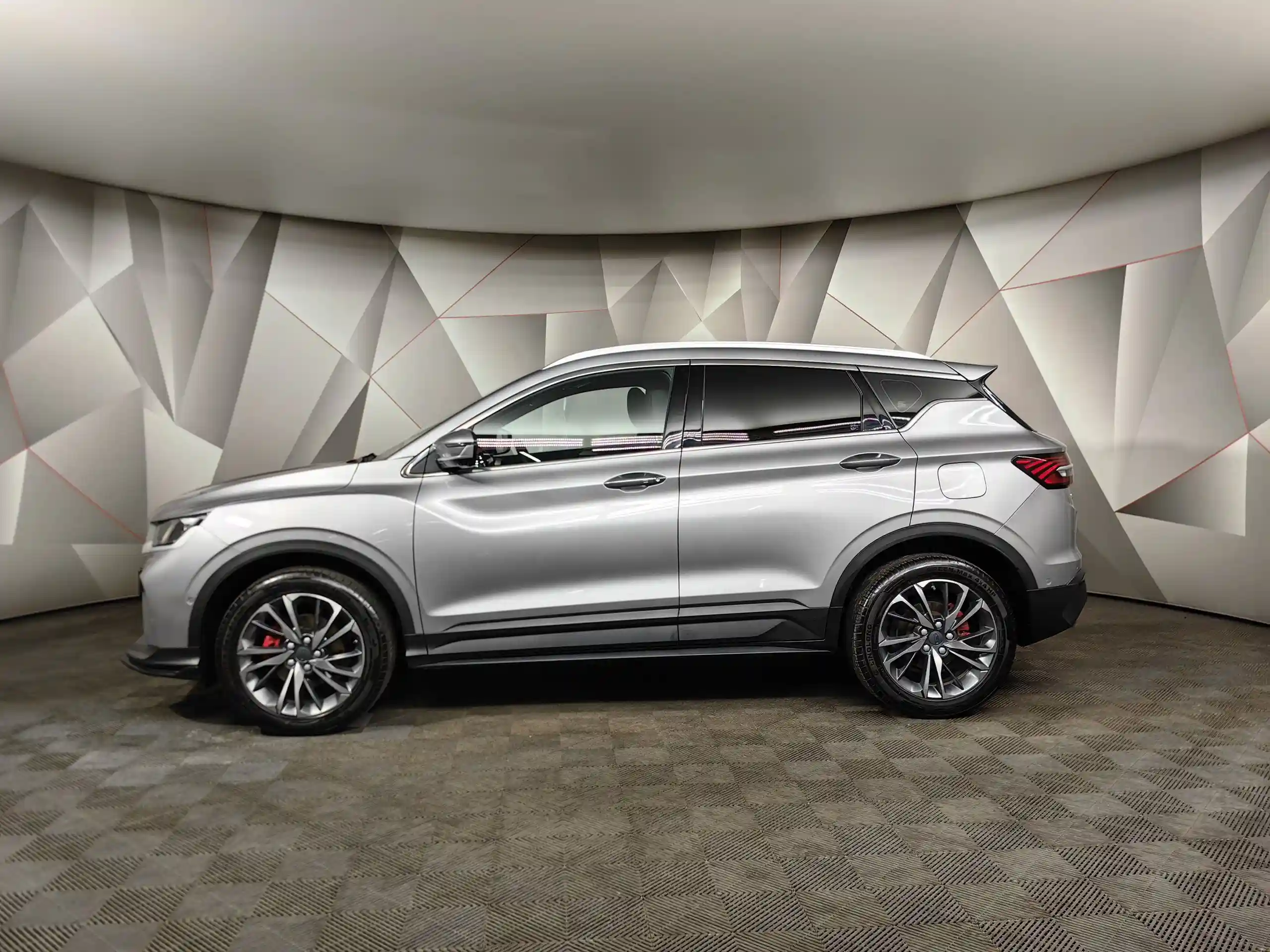 Geely Coolray 2023
