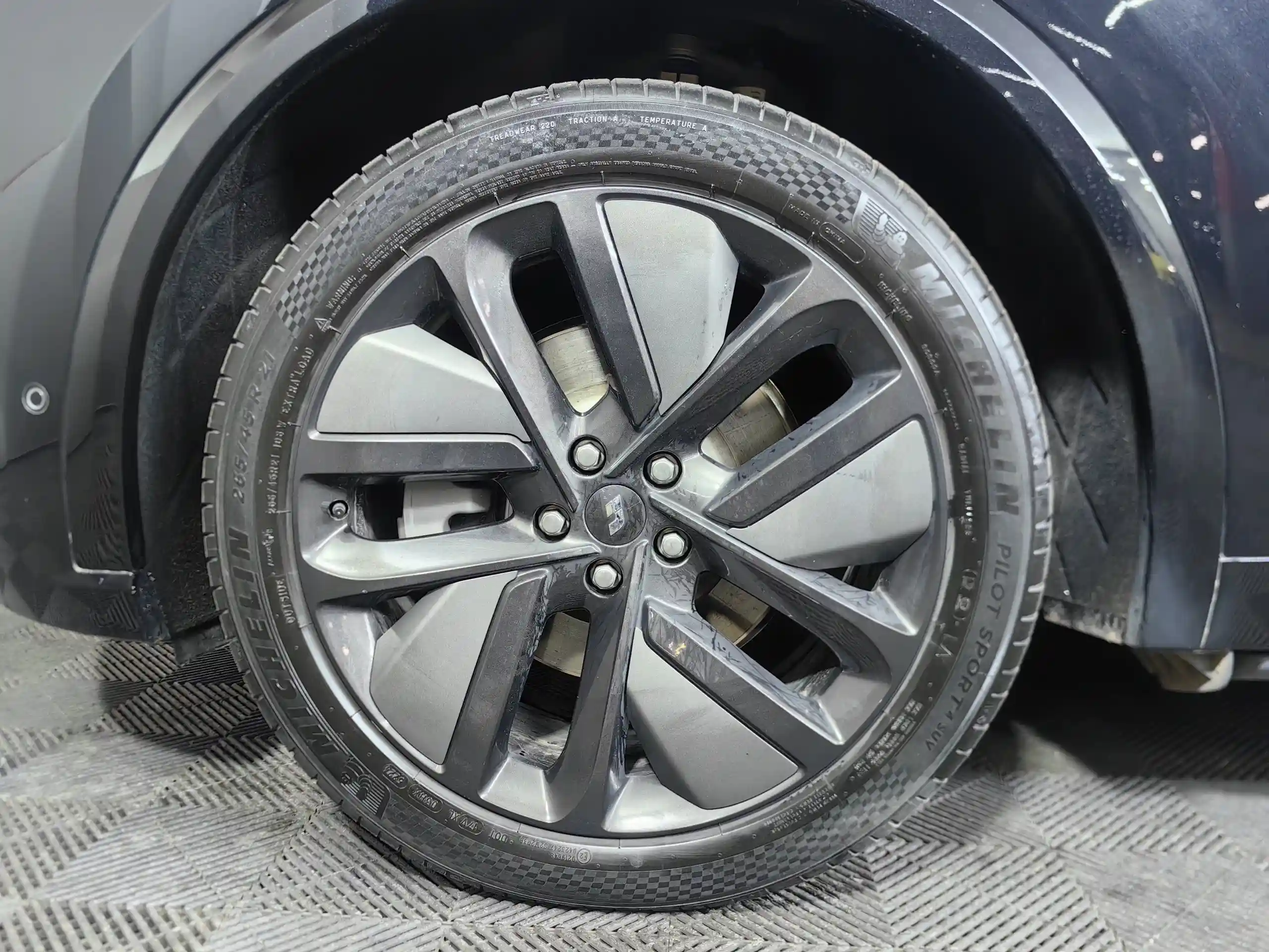 Li Auto L9 2025