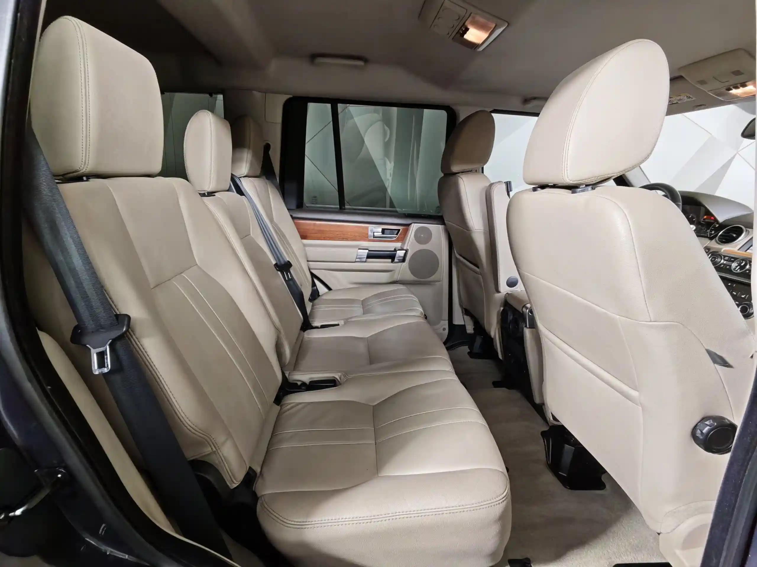 Land Rover Discovery 2012