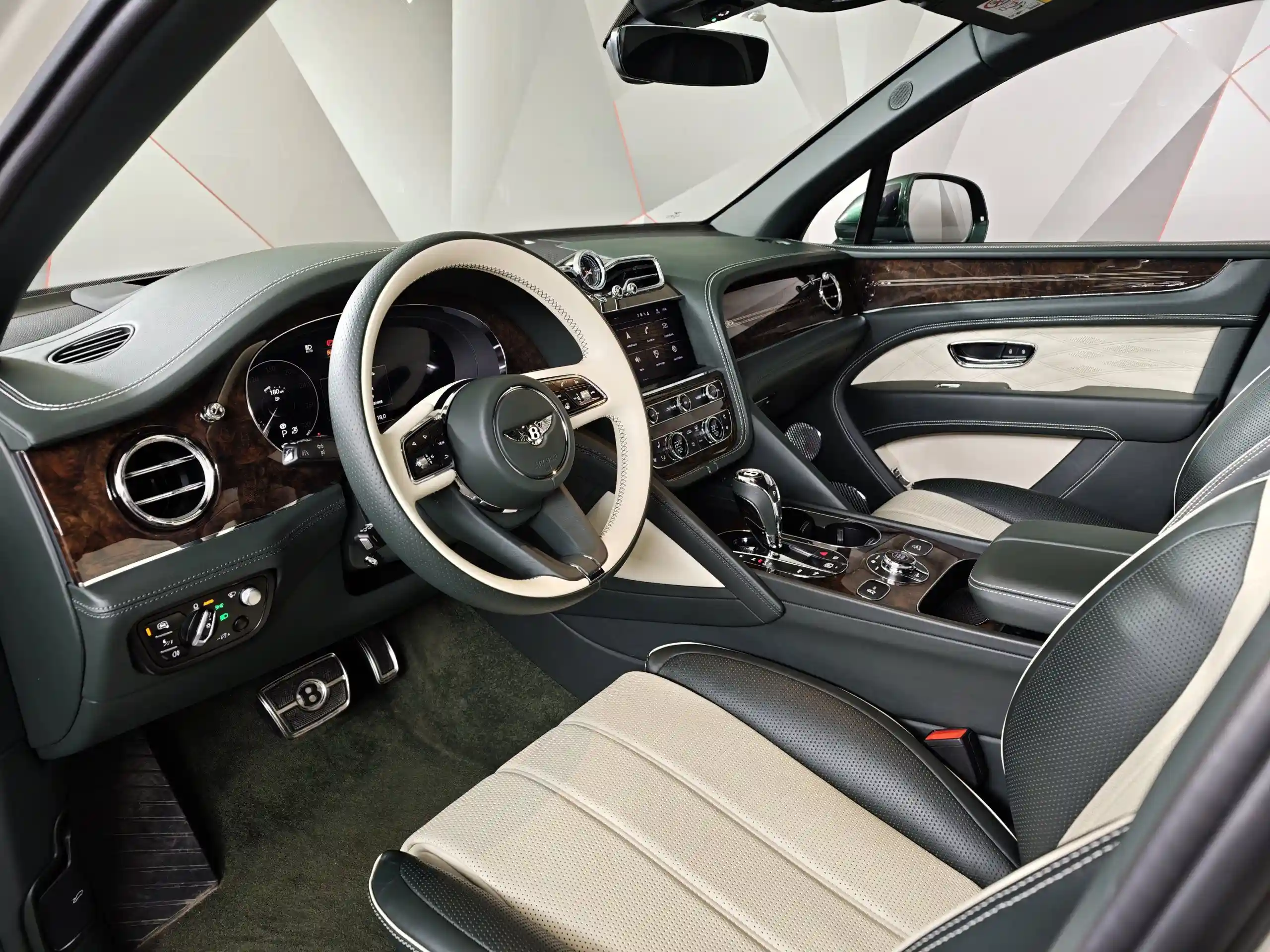 Bentley Bentayga 2023