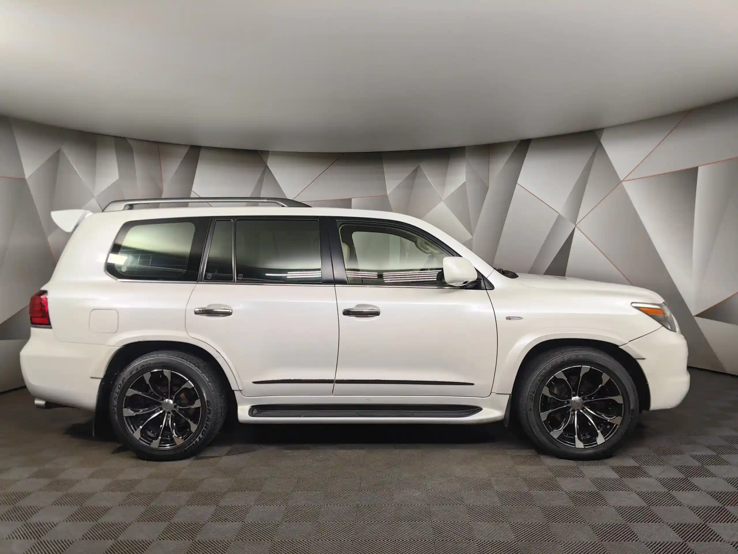 Lexus LX 2011