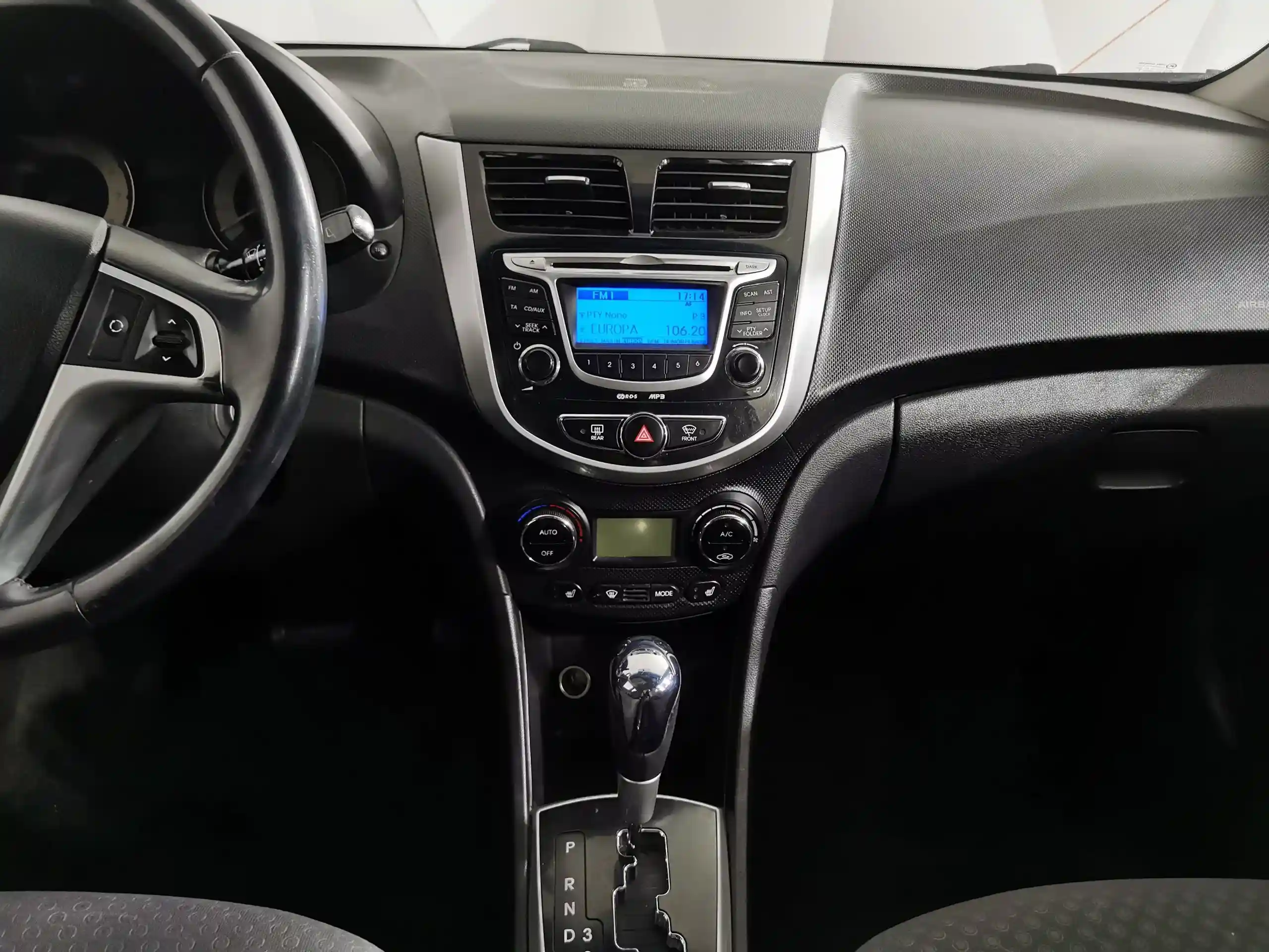 Hyundai Solaris 2012