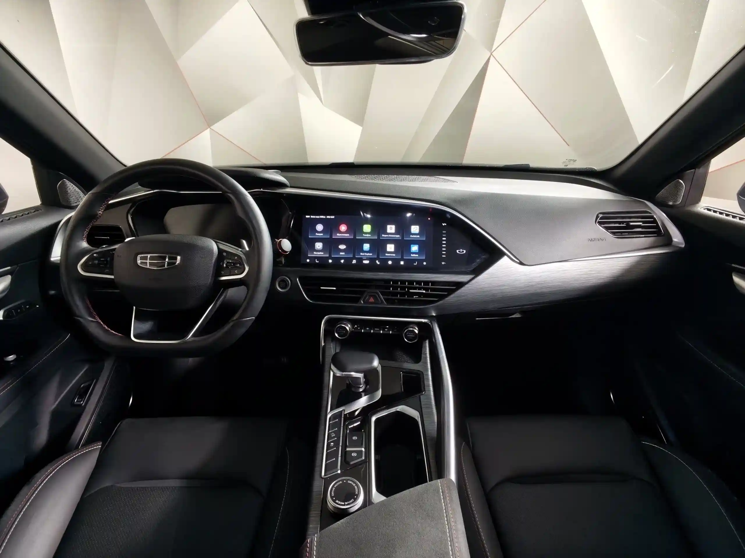Geely Tugella 2022