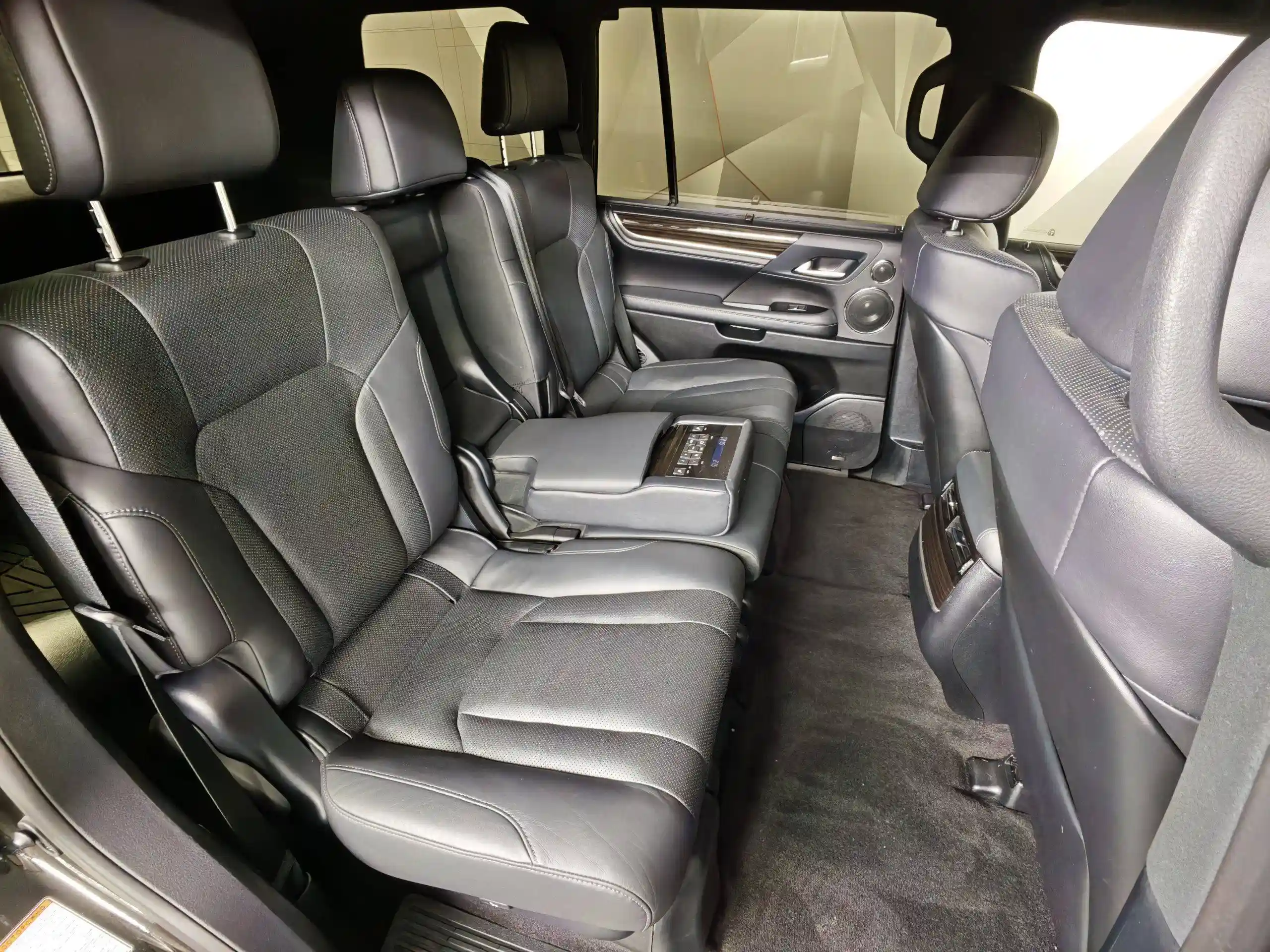 Lexus LX 2020