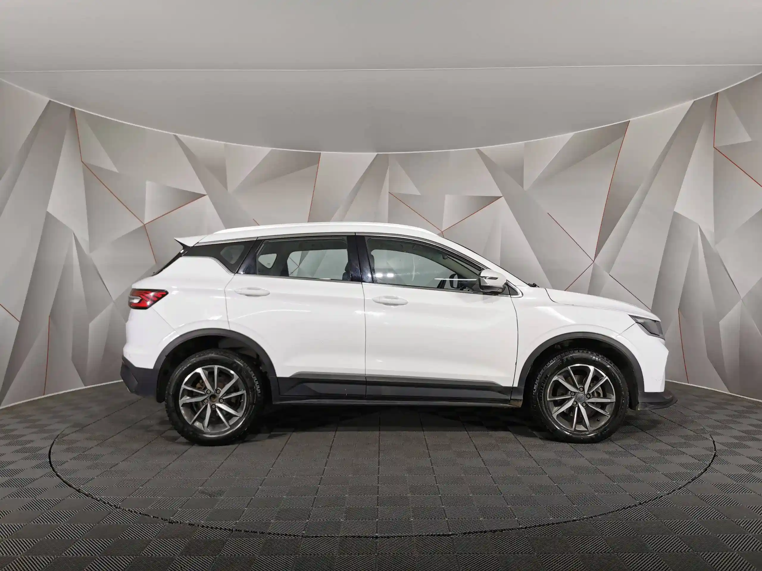 Geely Coolray 2022