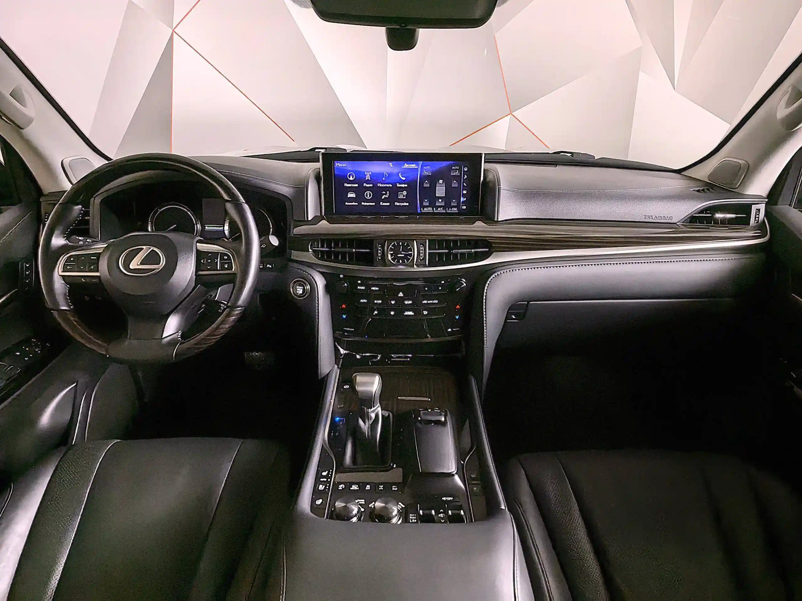 Lexus LX 2021