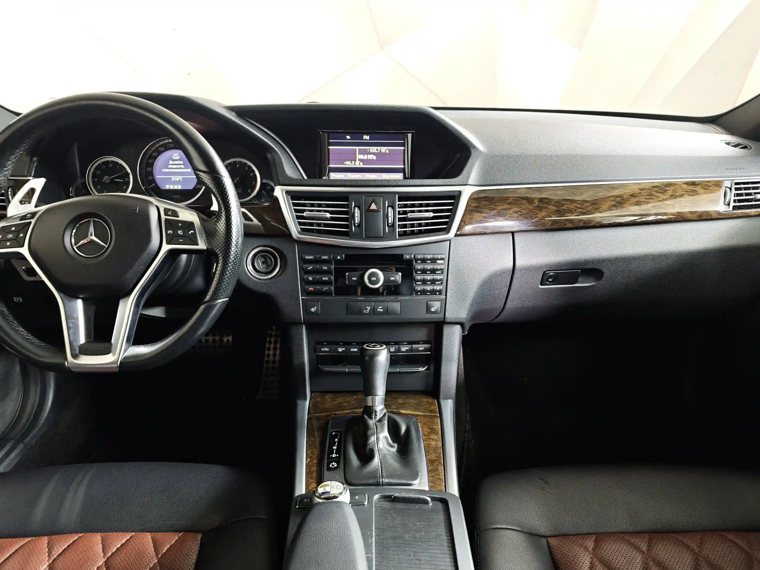Mercedes-Benz E-Класс 2011