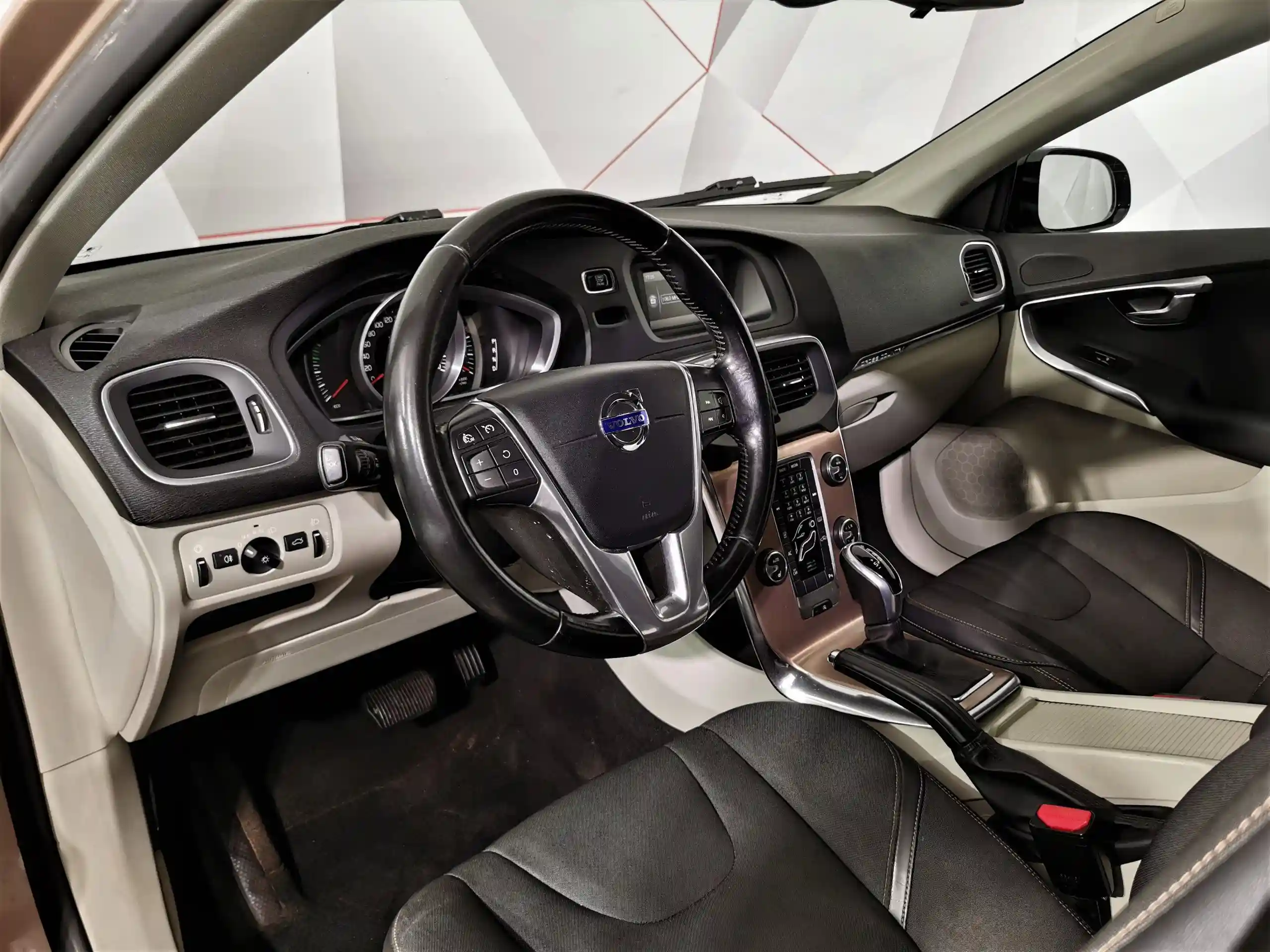 Volvo V40 2014