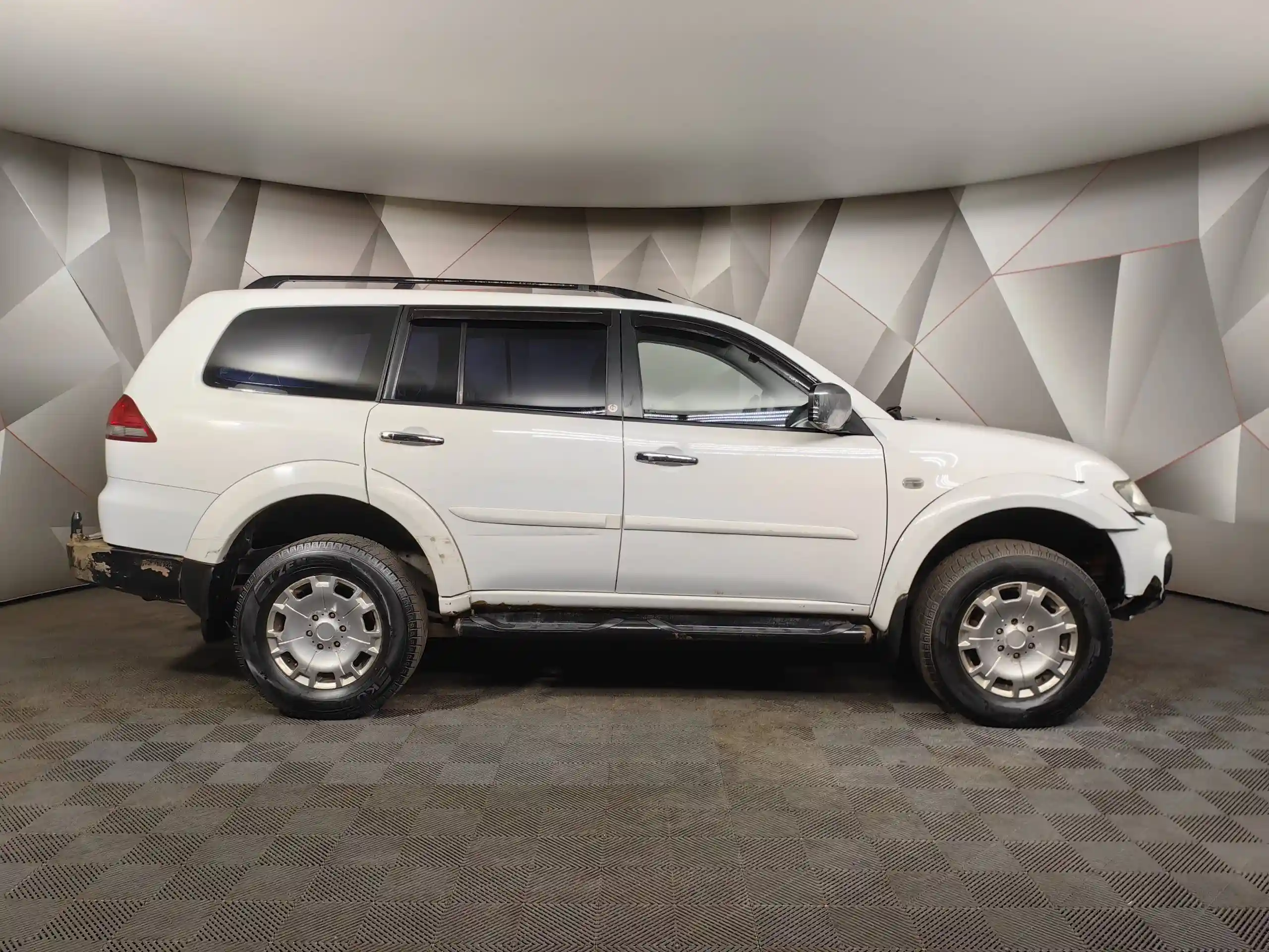 Mitsubishi Pajero Sport 2014