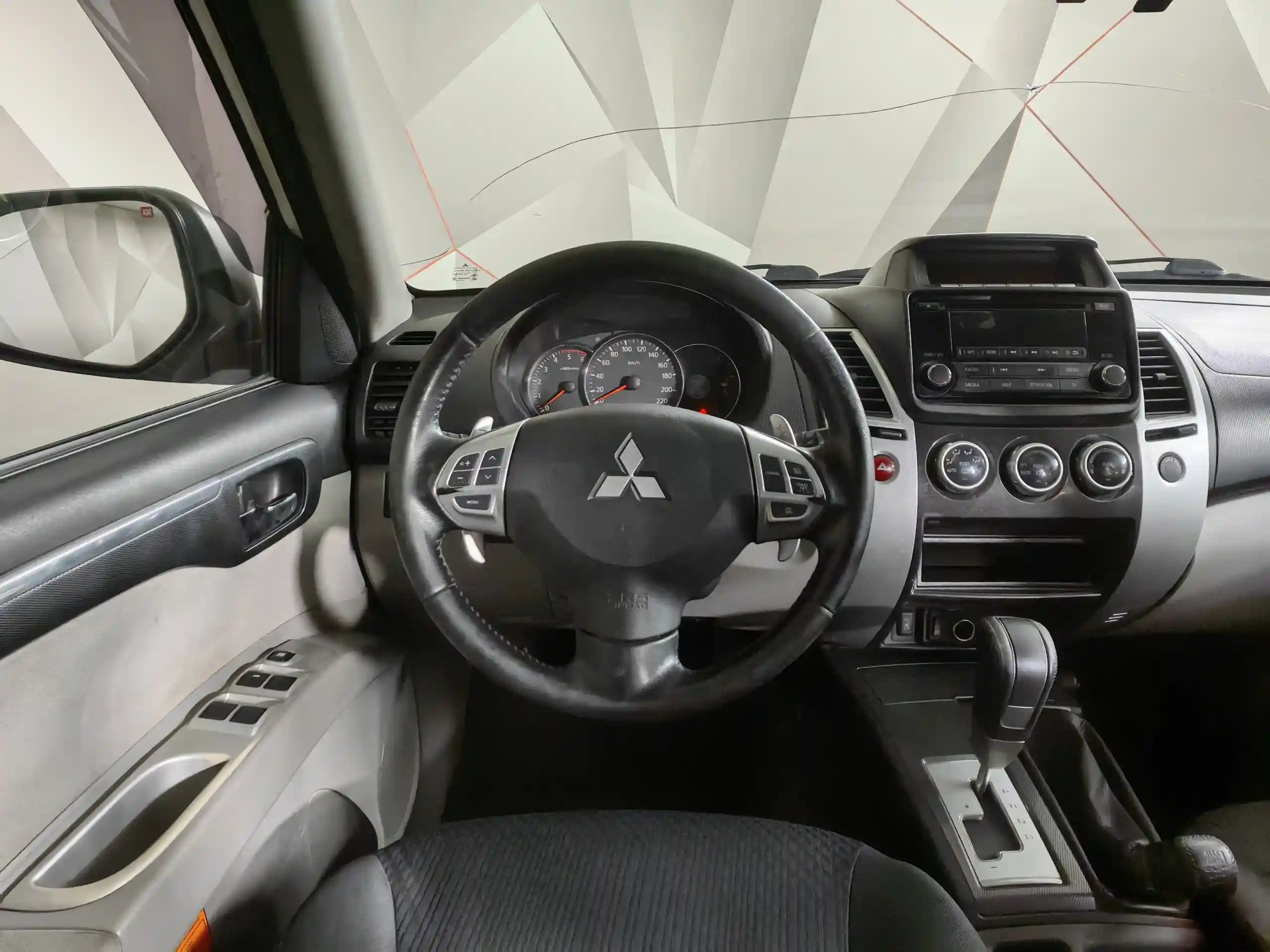 Mitsubishi Pajero Sport 2014