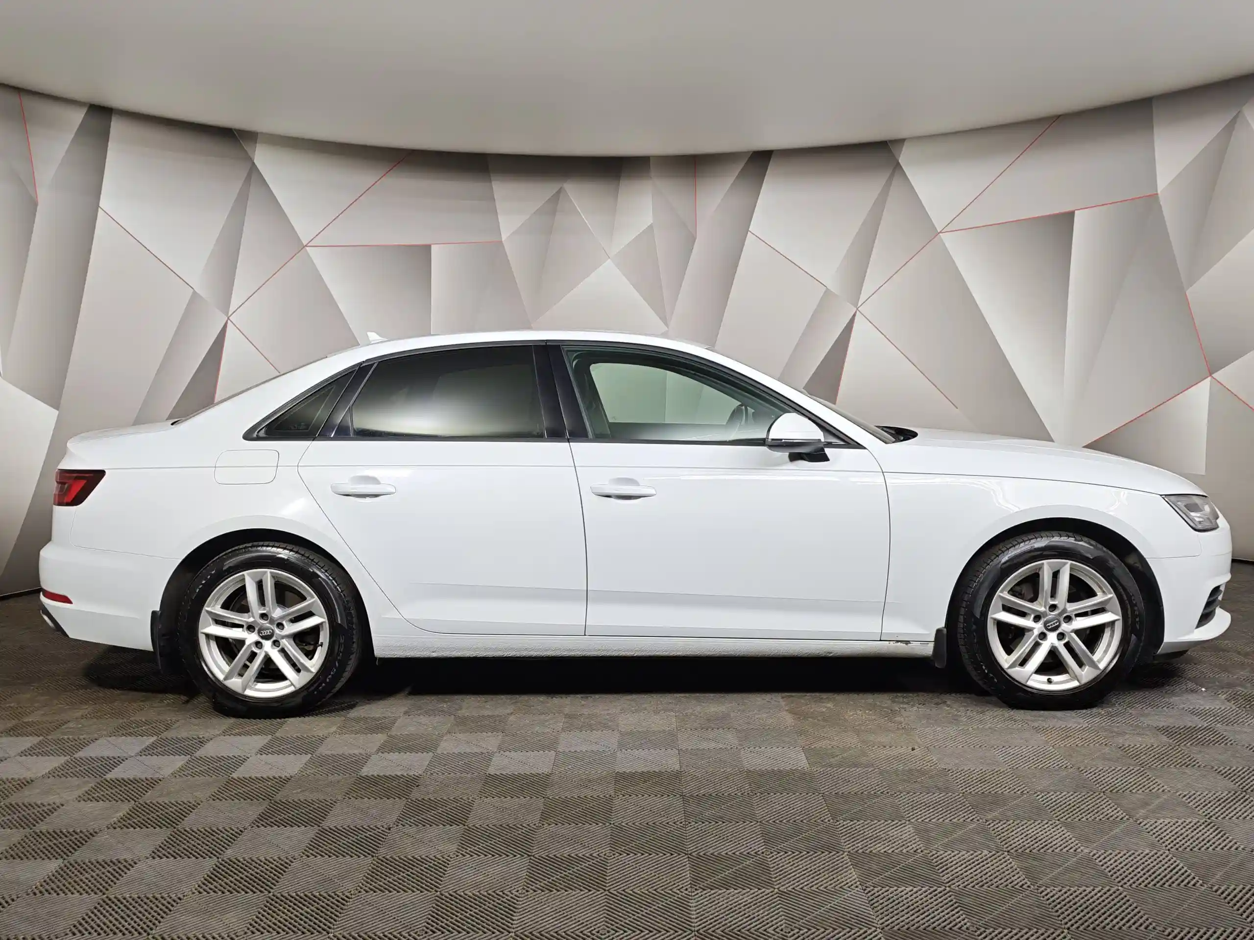 Audi A4 2019