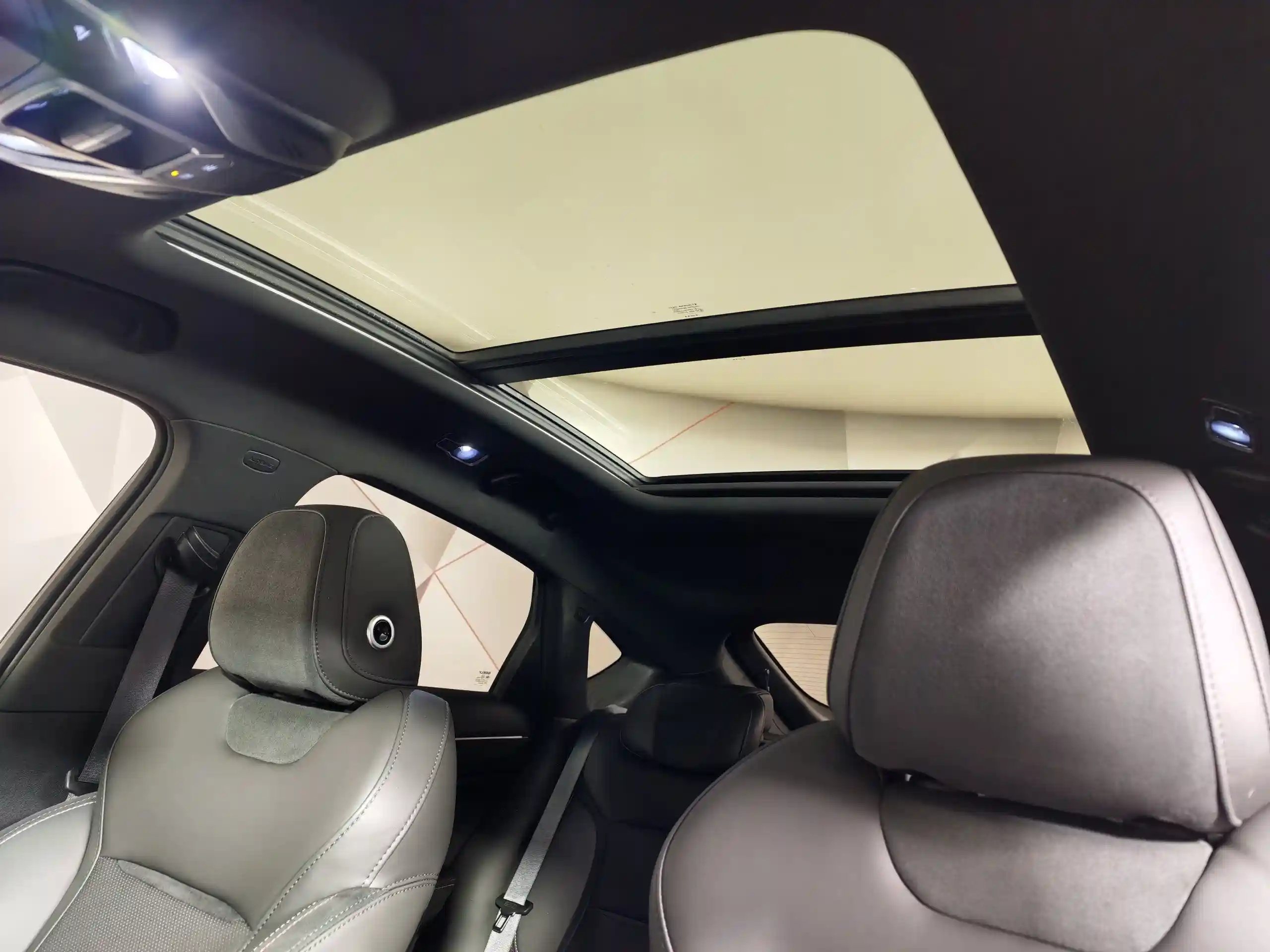 Geely Tugella 2022