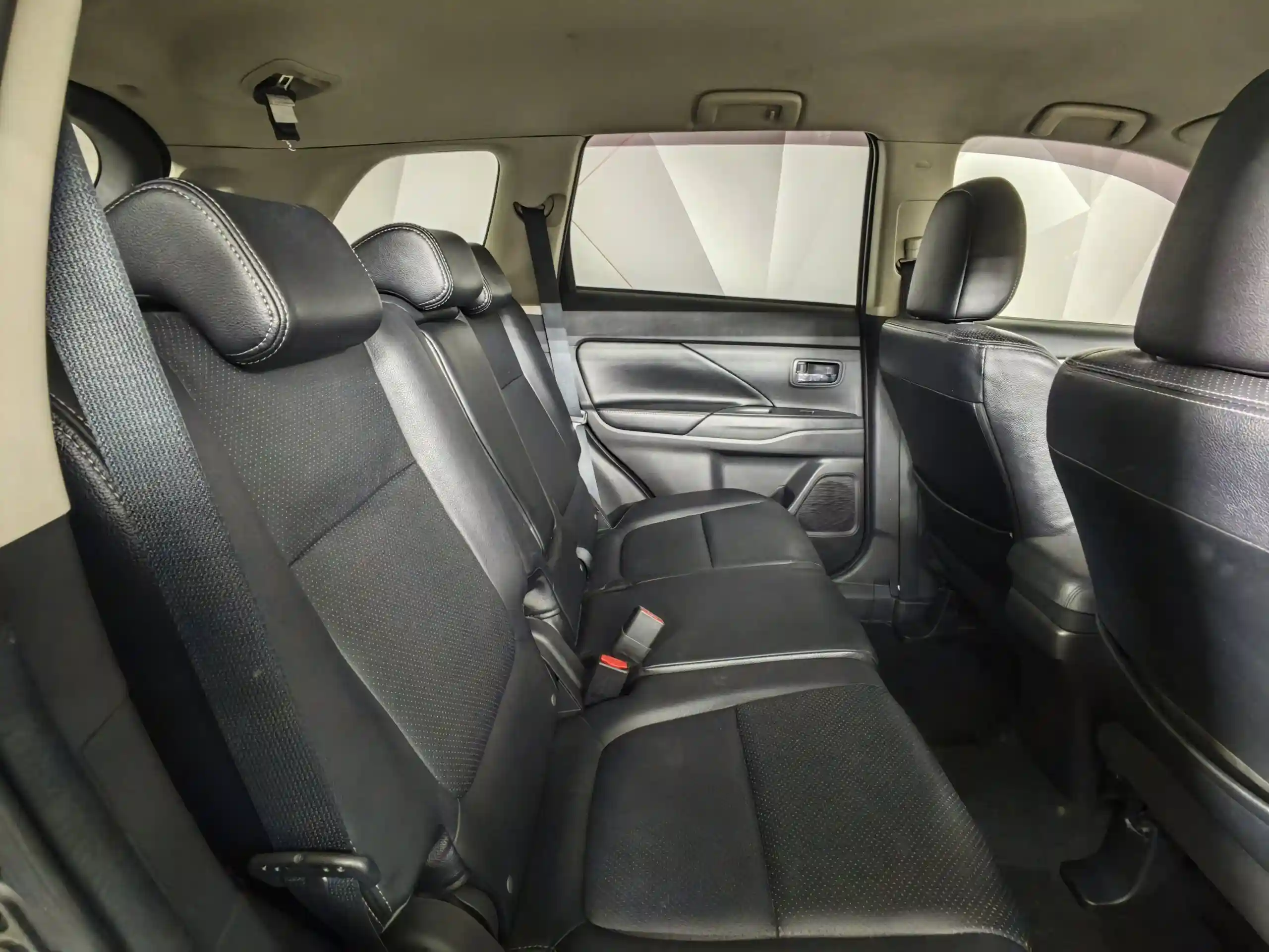 Mitsubishi Outlander 2012