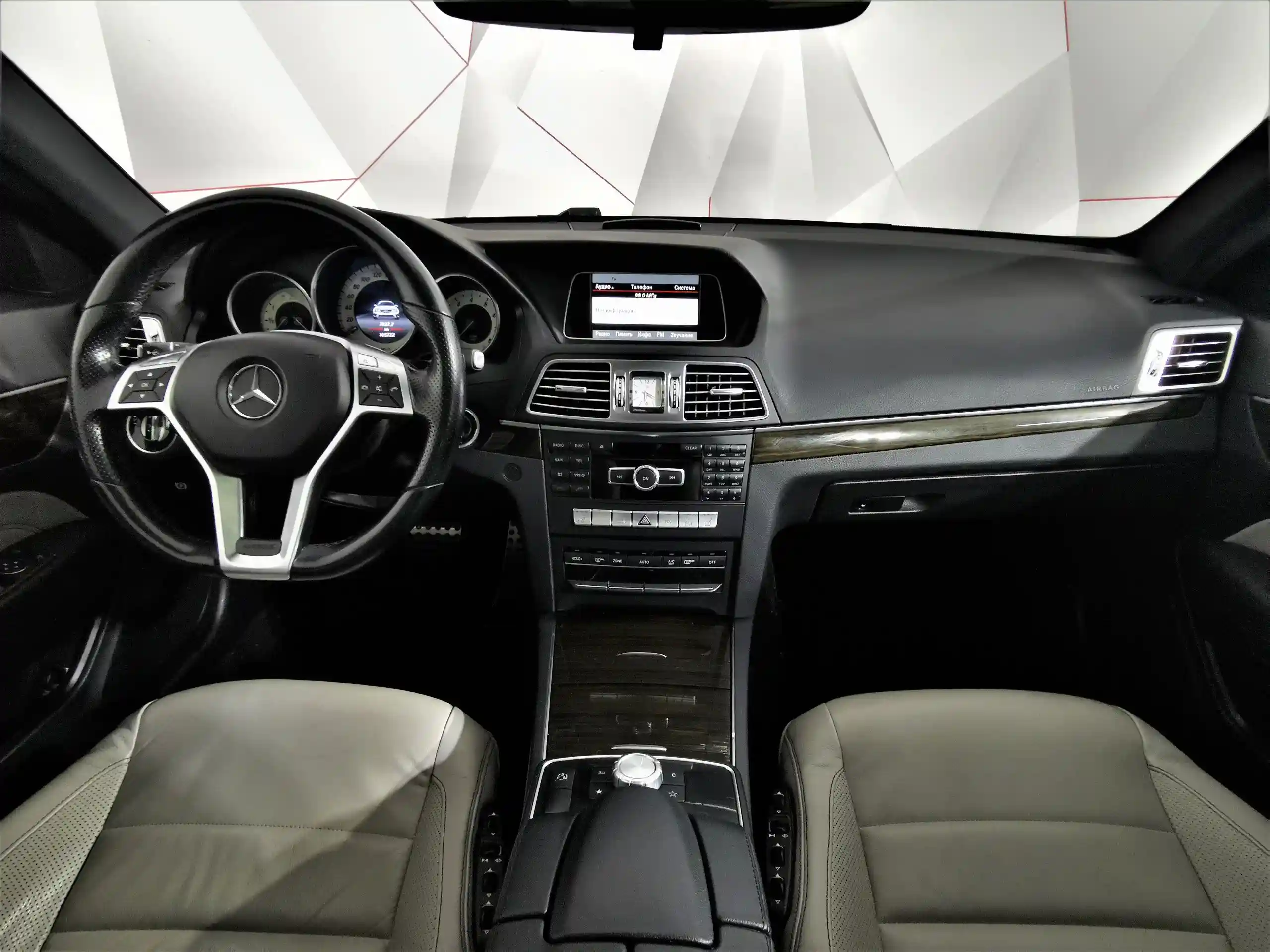 Mercedes-Benz E-Класс 2013