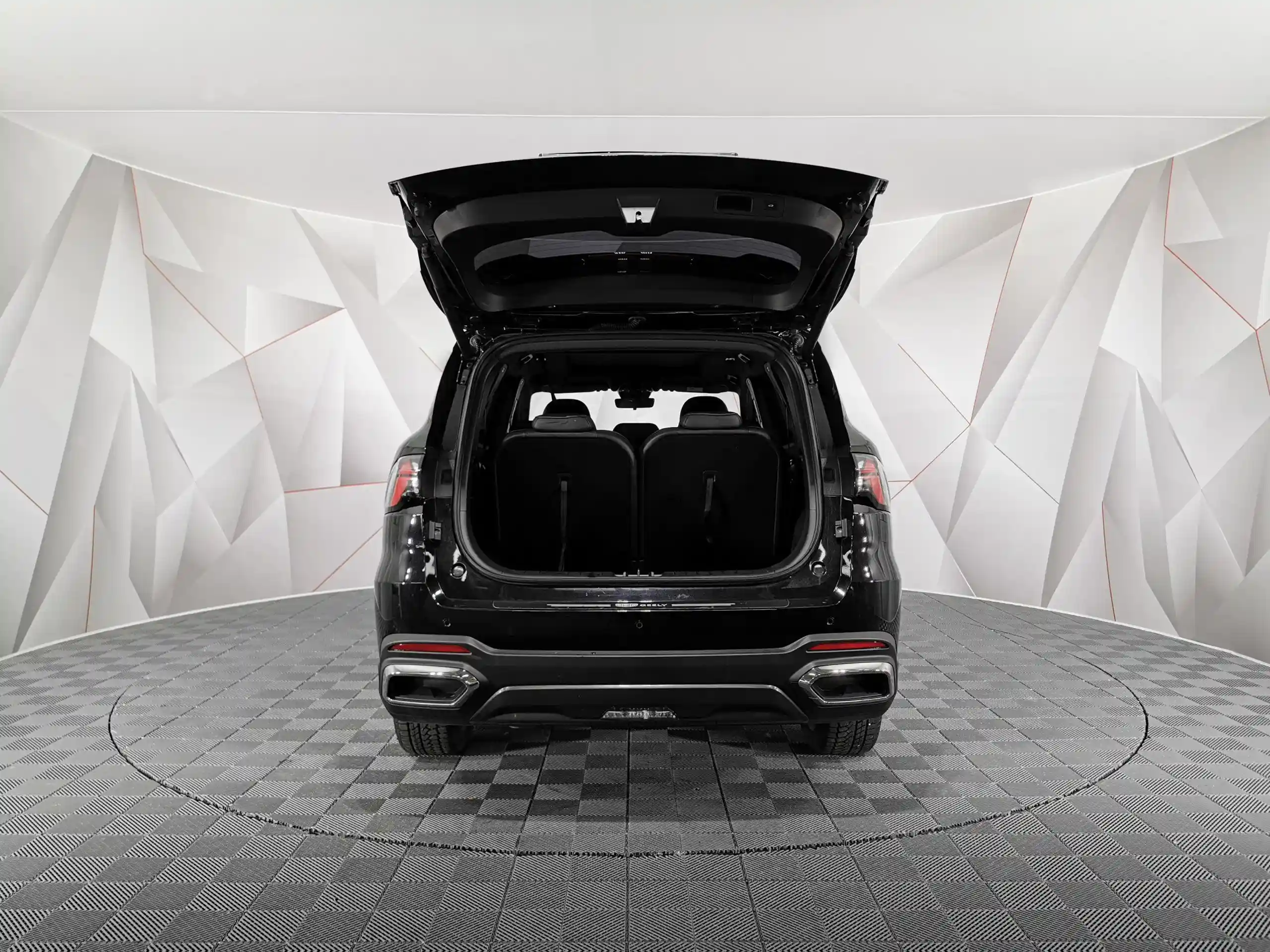 Geely Okavango 2024