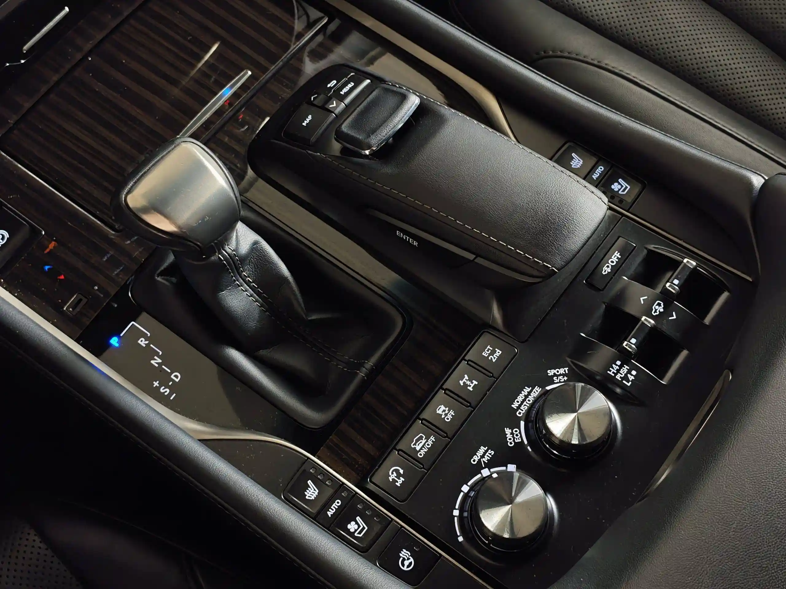 Lexus LX 2020