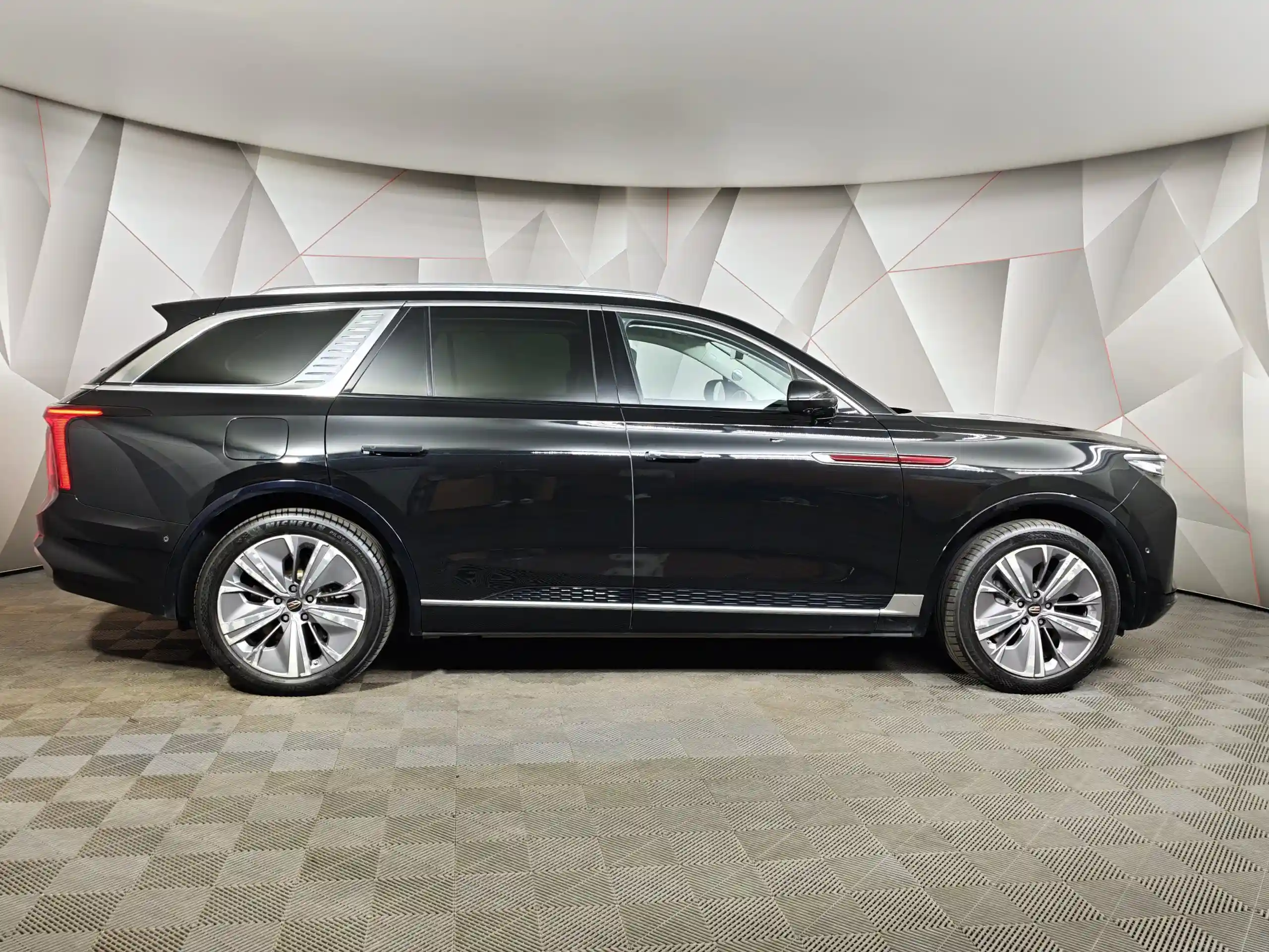 Hongqi E-HS9 2021