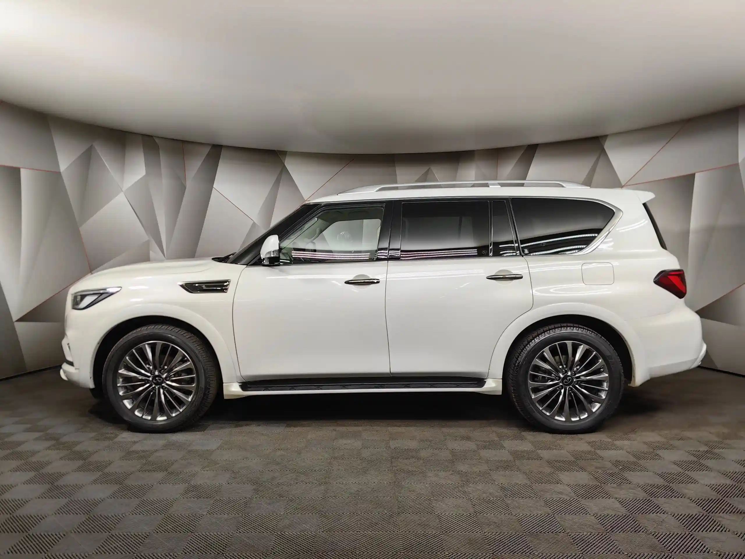 Infiniti QX80 2021