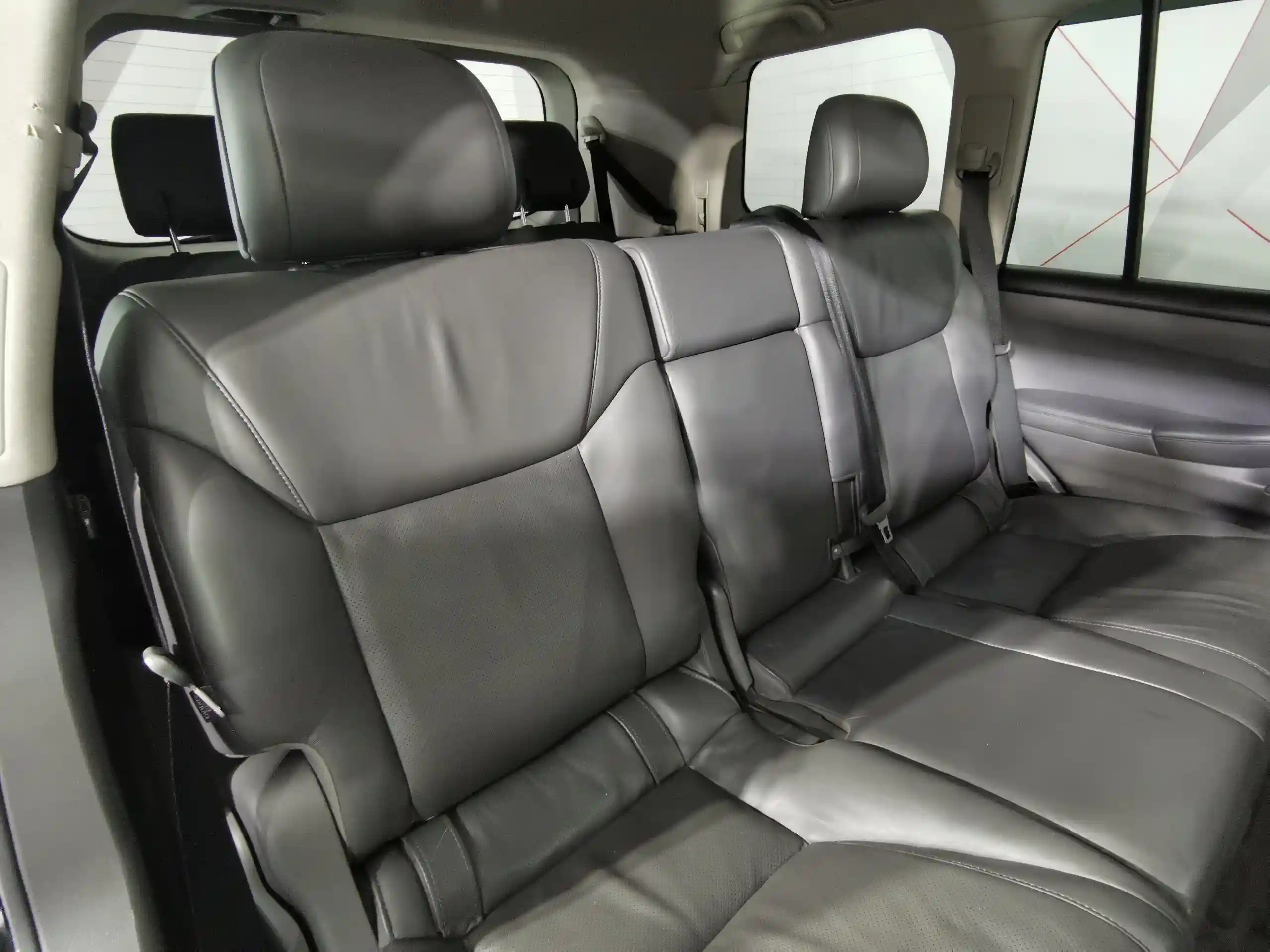 Lexus LX 2010