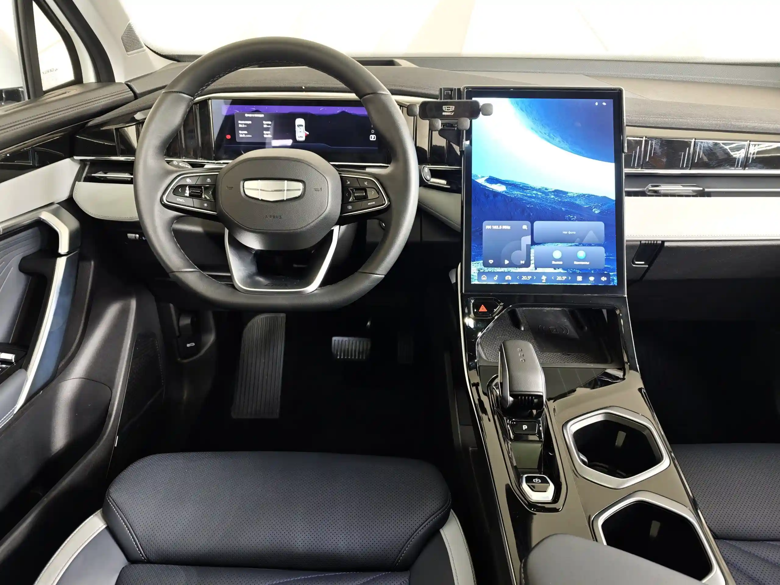 Geely Atlas 2024