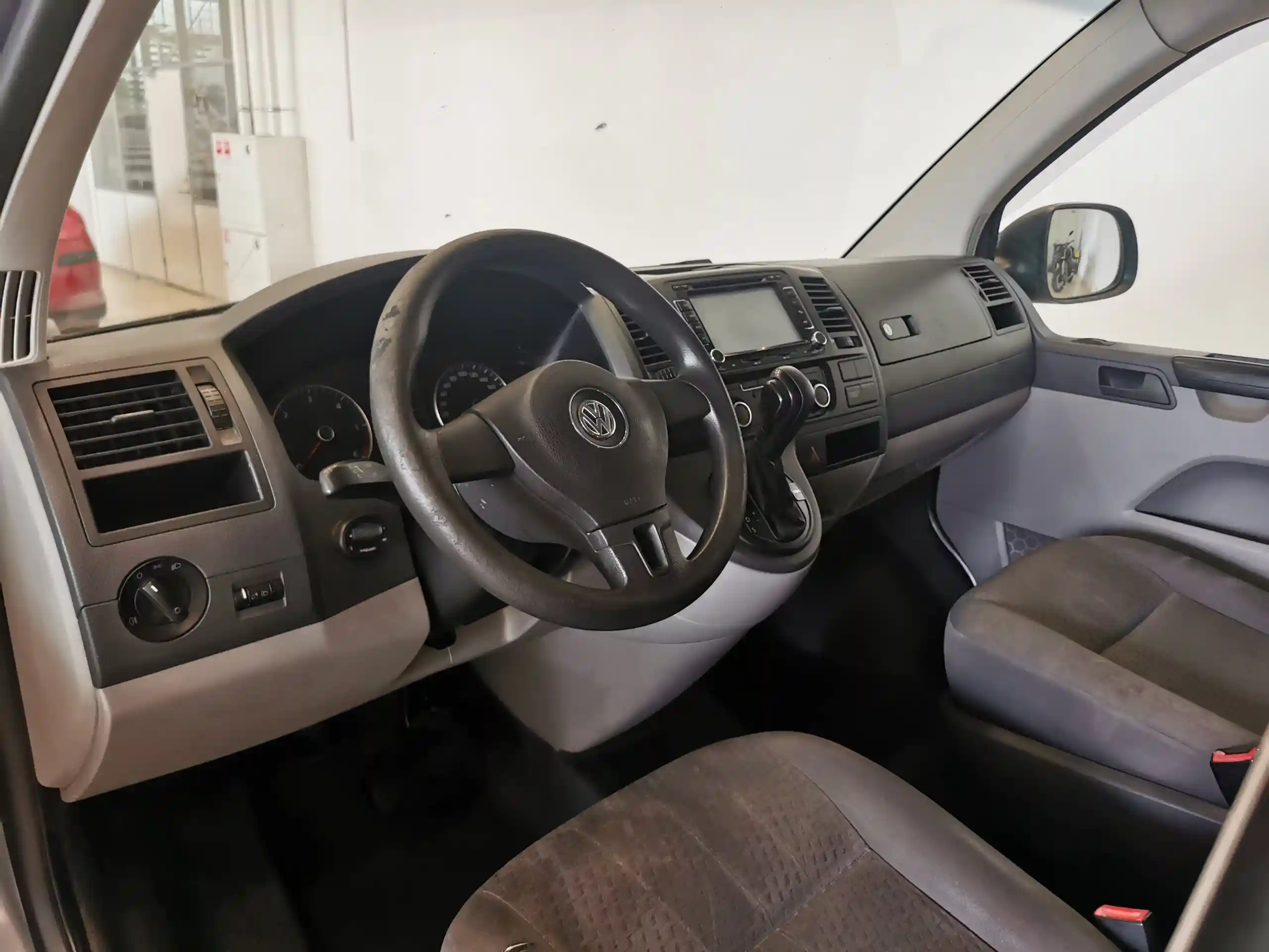 Volkswagen Caravelle 2011