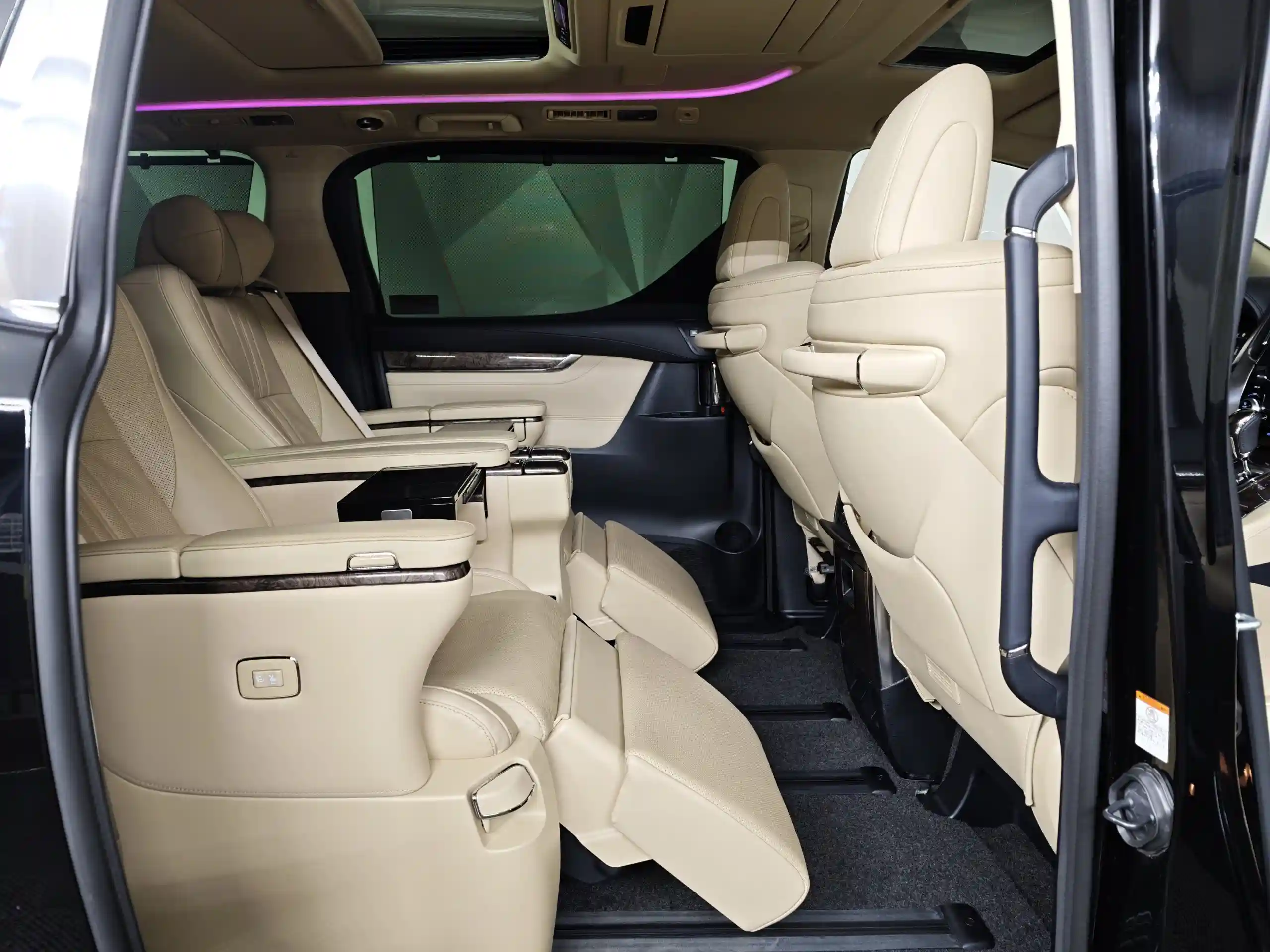 Toyota Alphard 2021