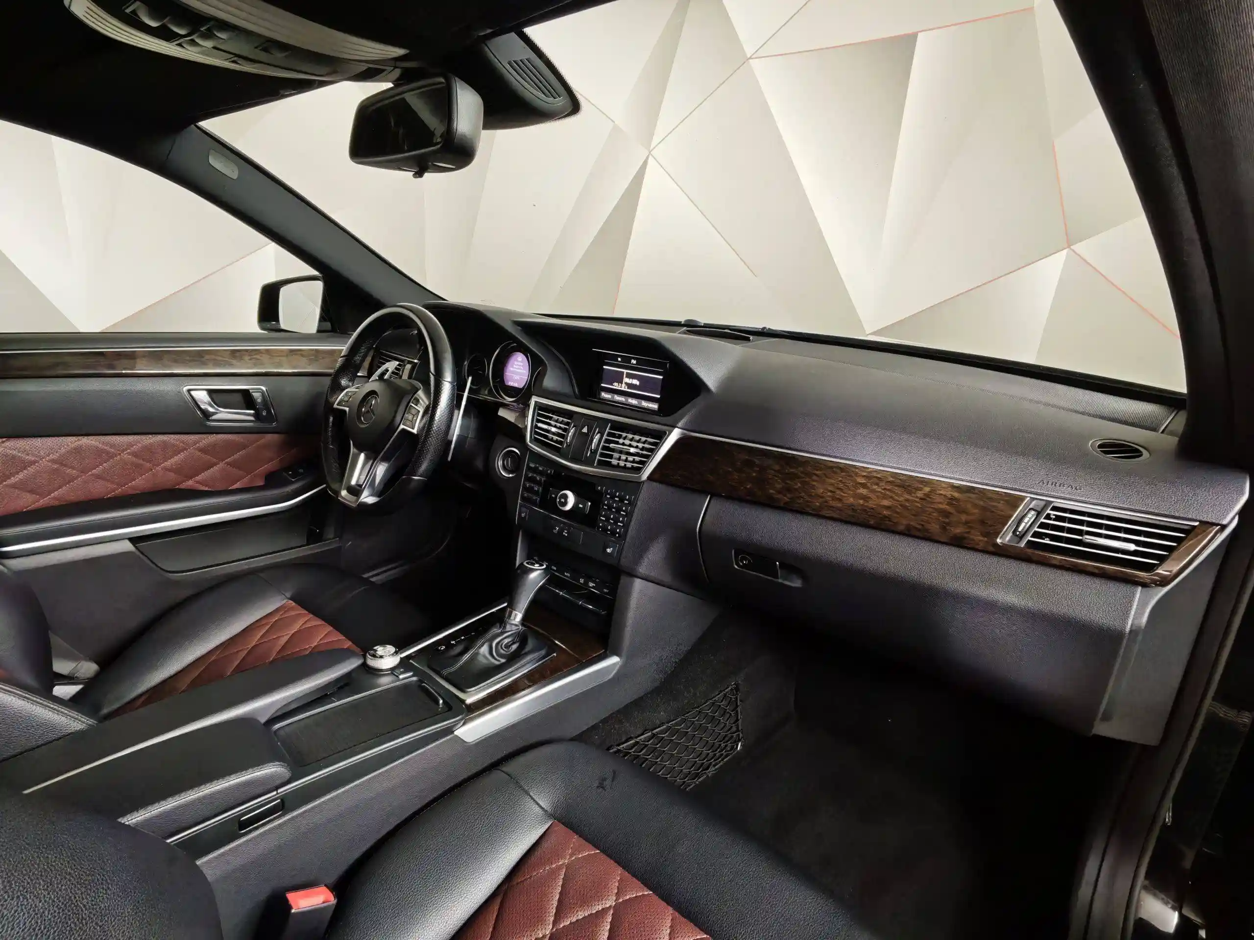 Mercedes-Benz E-Класс 2011
