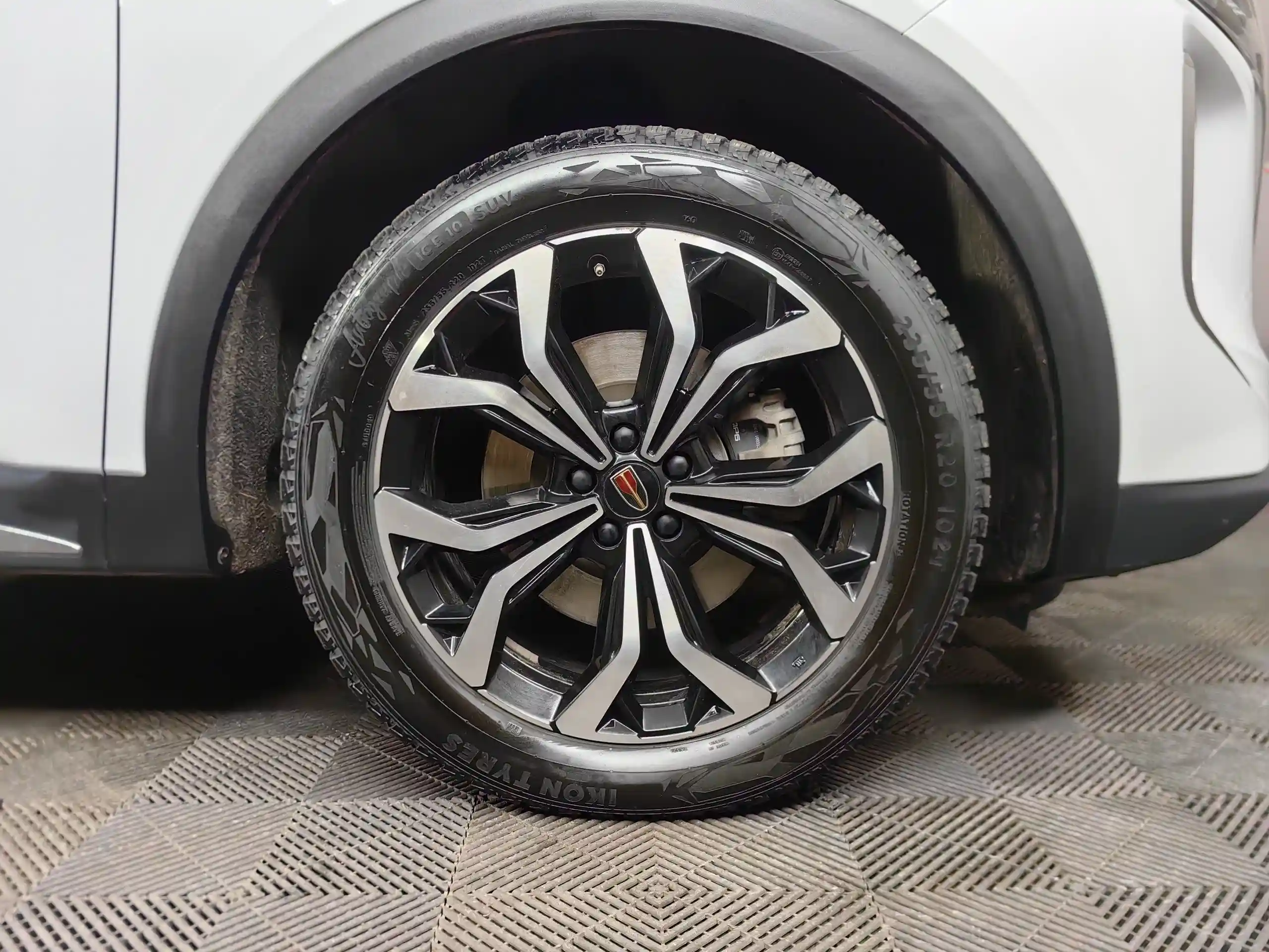 Hongqi HS7 2025