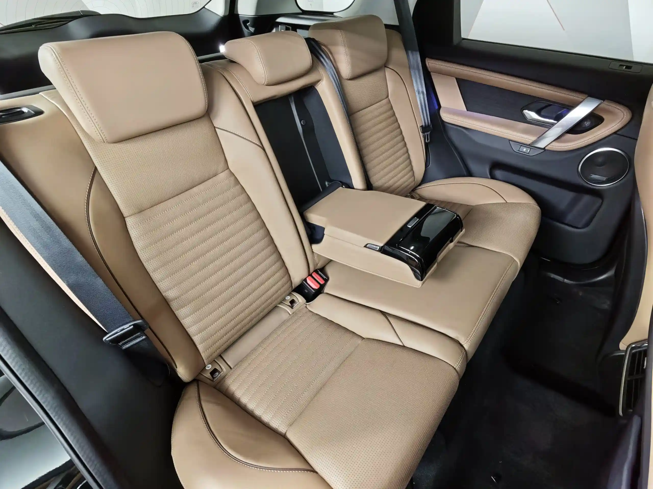 Land Rover Discovery Sport 2024