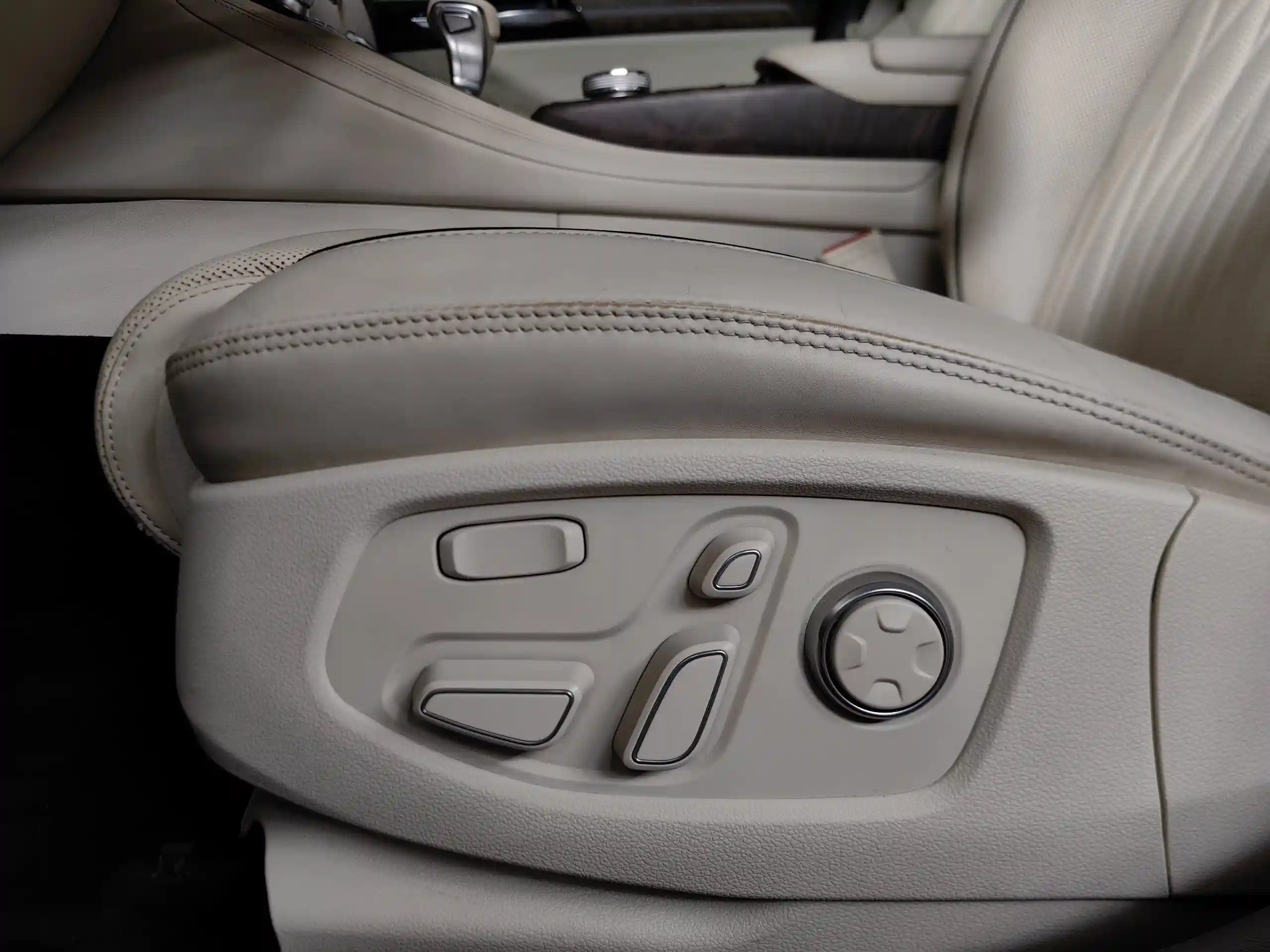 Genesis G90 2021