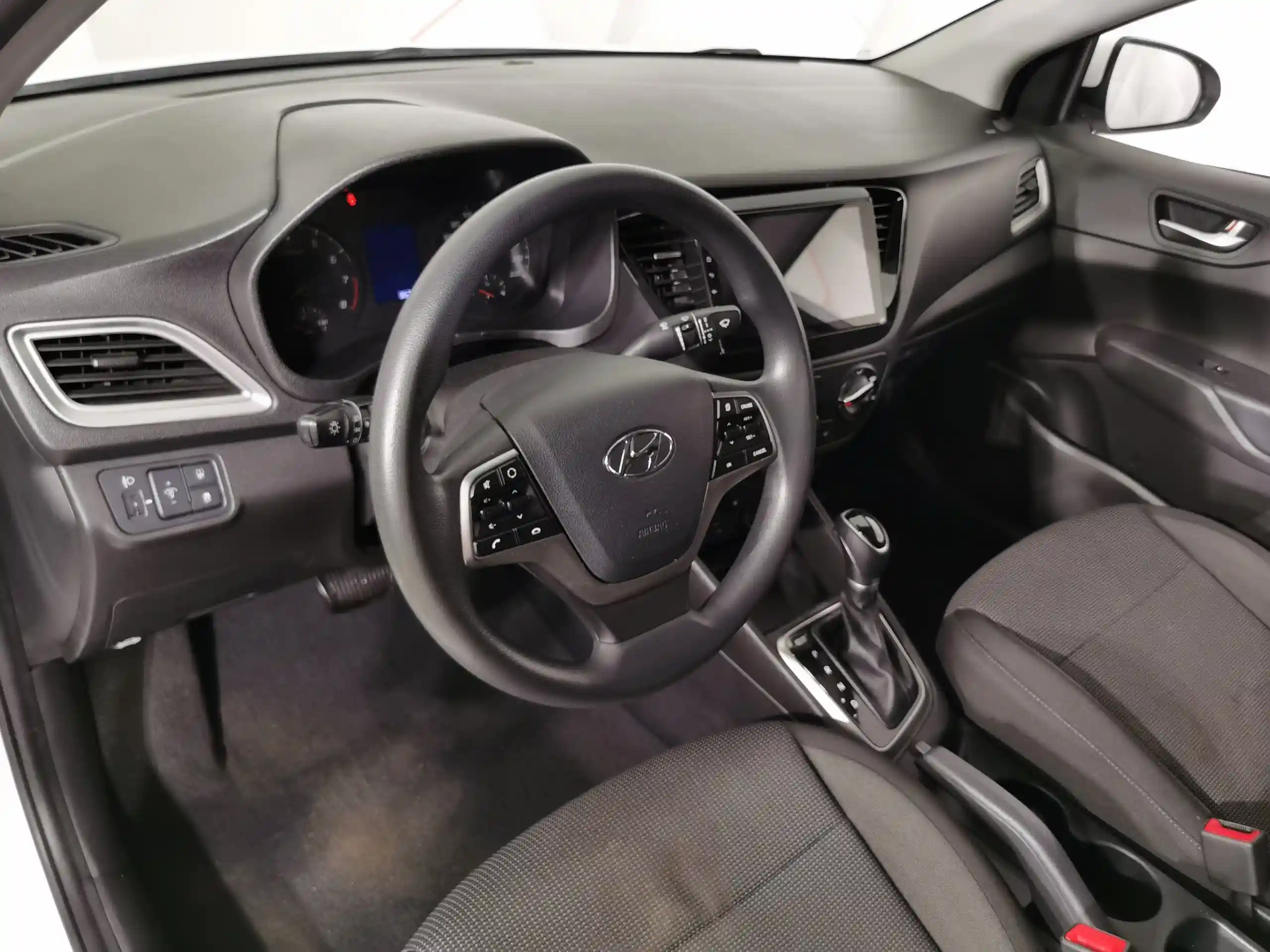 Hyundai Solaris 2021