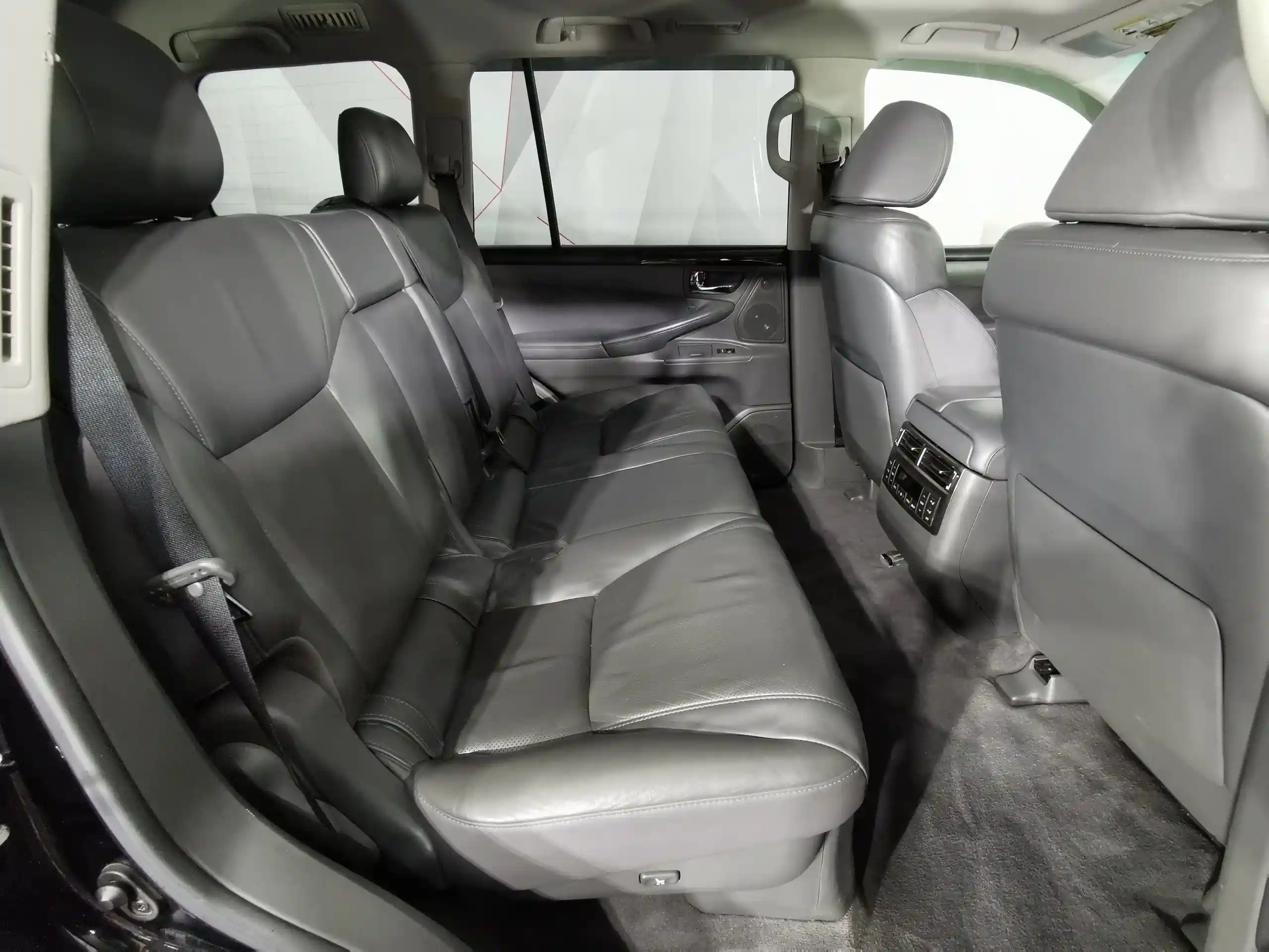 Lexus LX 2010
