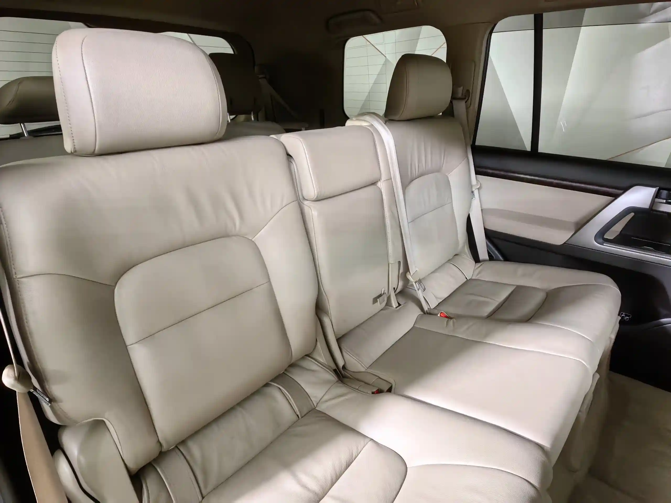 Toyota Land Cruiser 2011