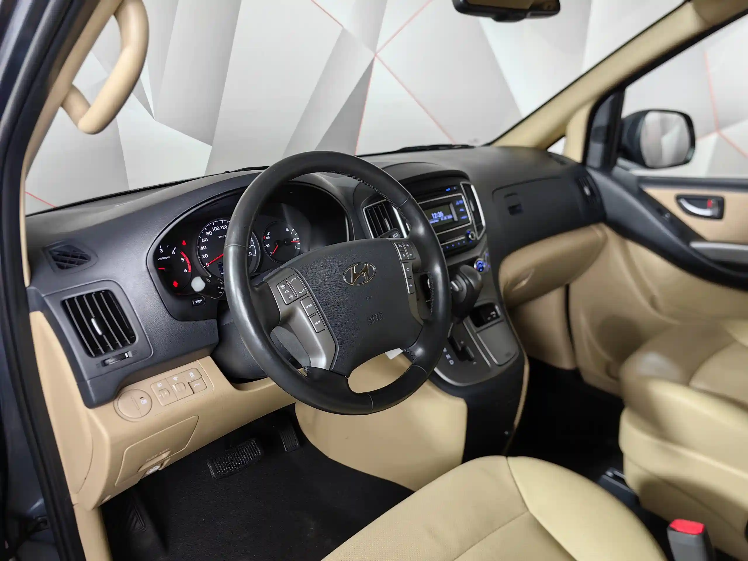 Hyundai H-1 2021