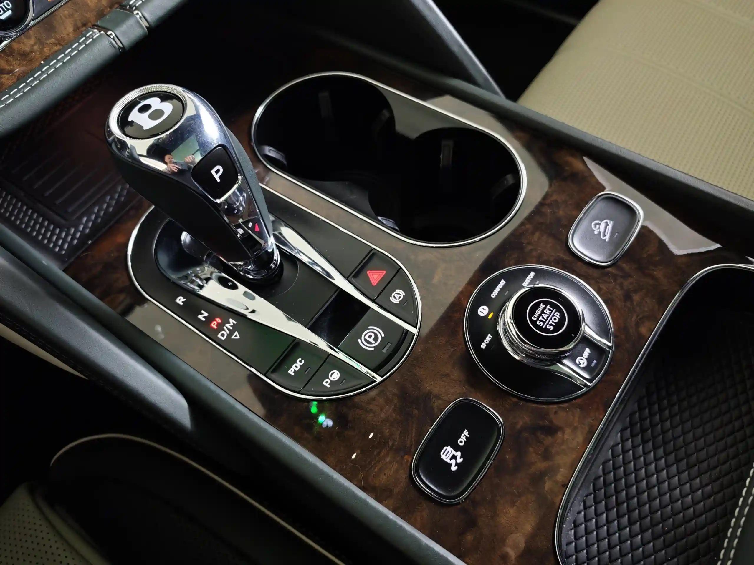 Bentley Bentayga 2023