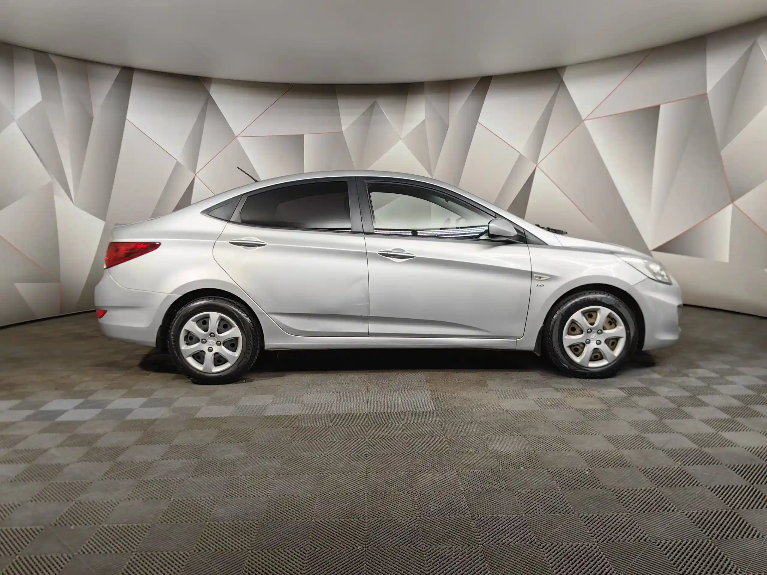 Hyundai Solaris 2013
