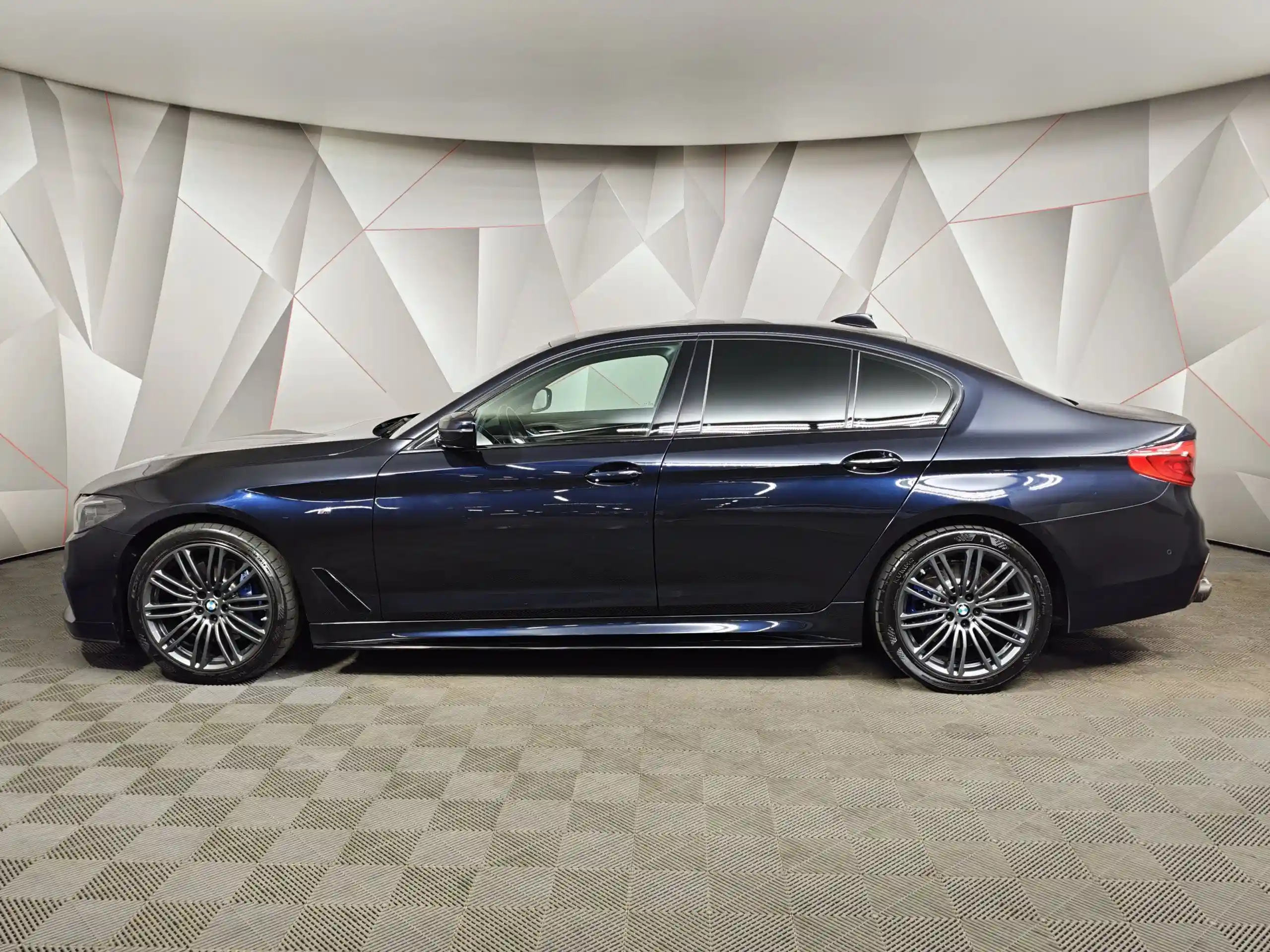 BMW 5 серия 2019